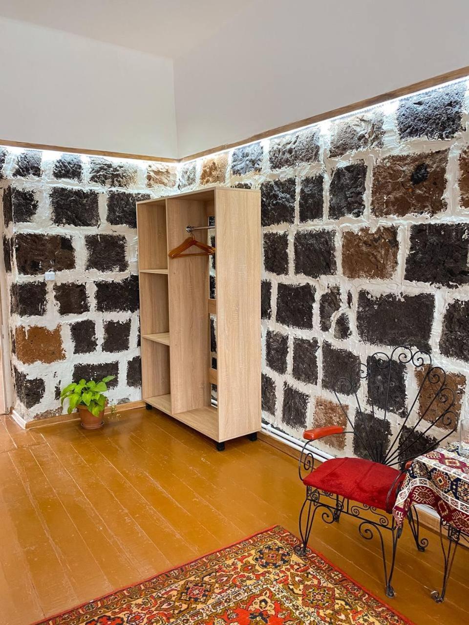Unoyan Guest House