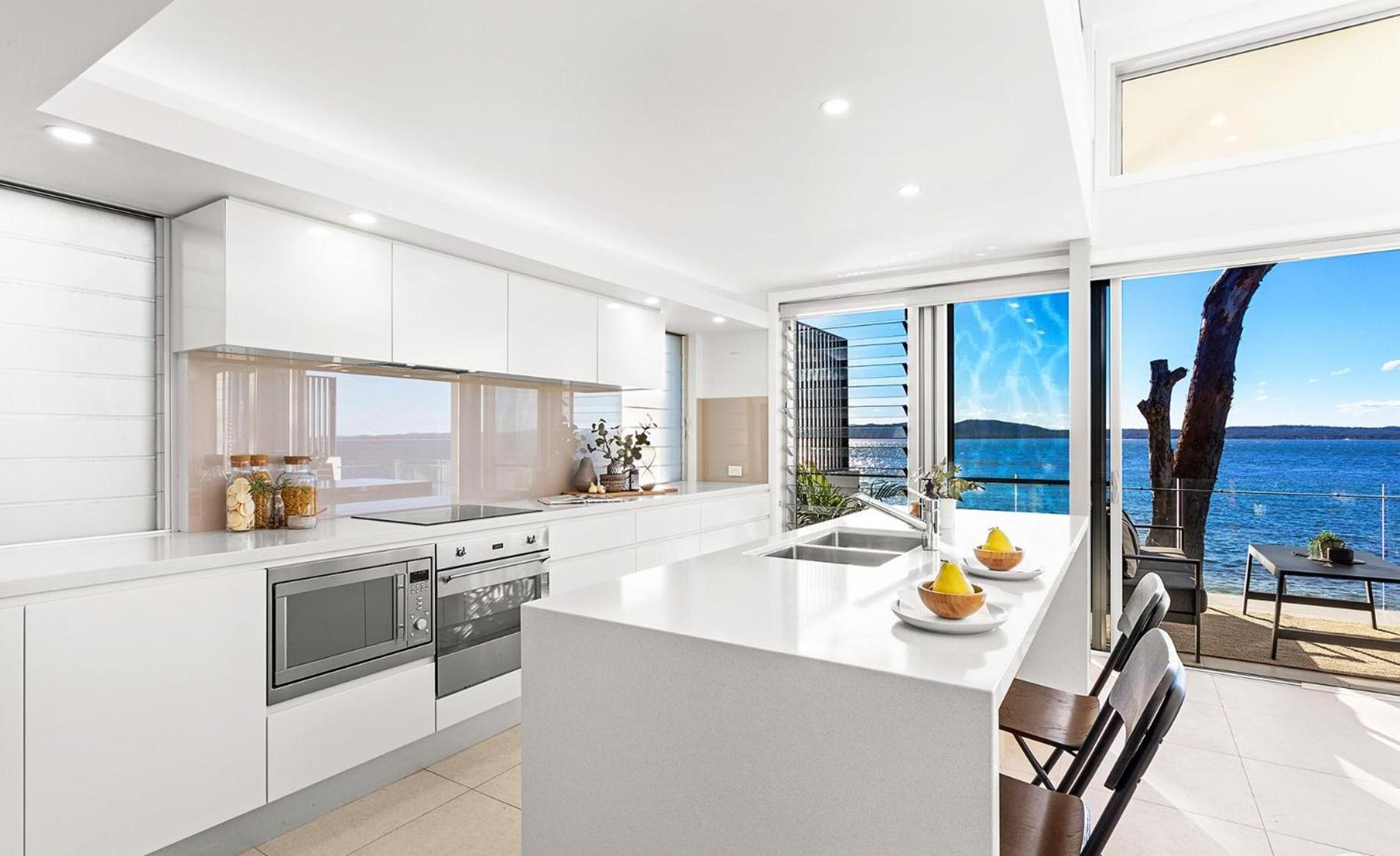 Baydream on the Beach - With Breathtaking Water Views