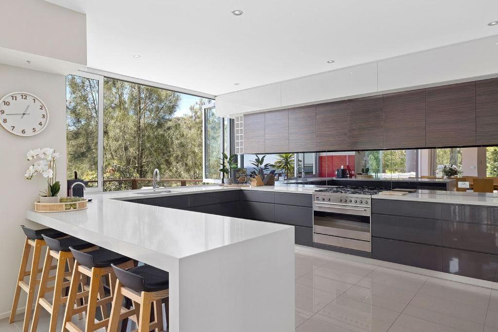 Grandview - Luxurious Entertainer with Spectacular Views