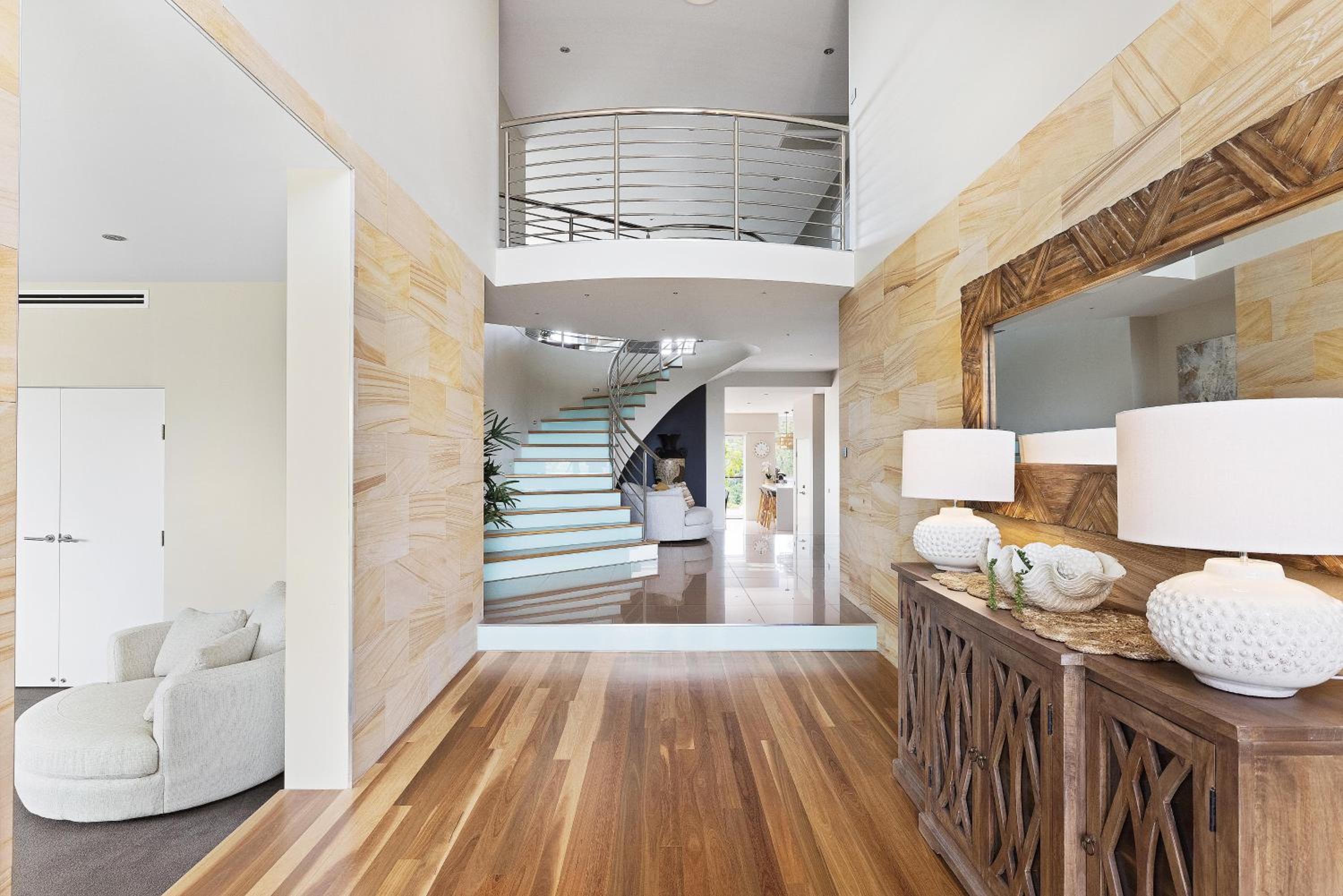 Grandview - Luxurious Entertainer with Spectacular Views