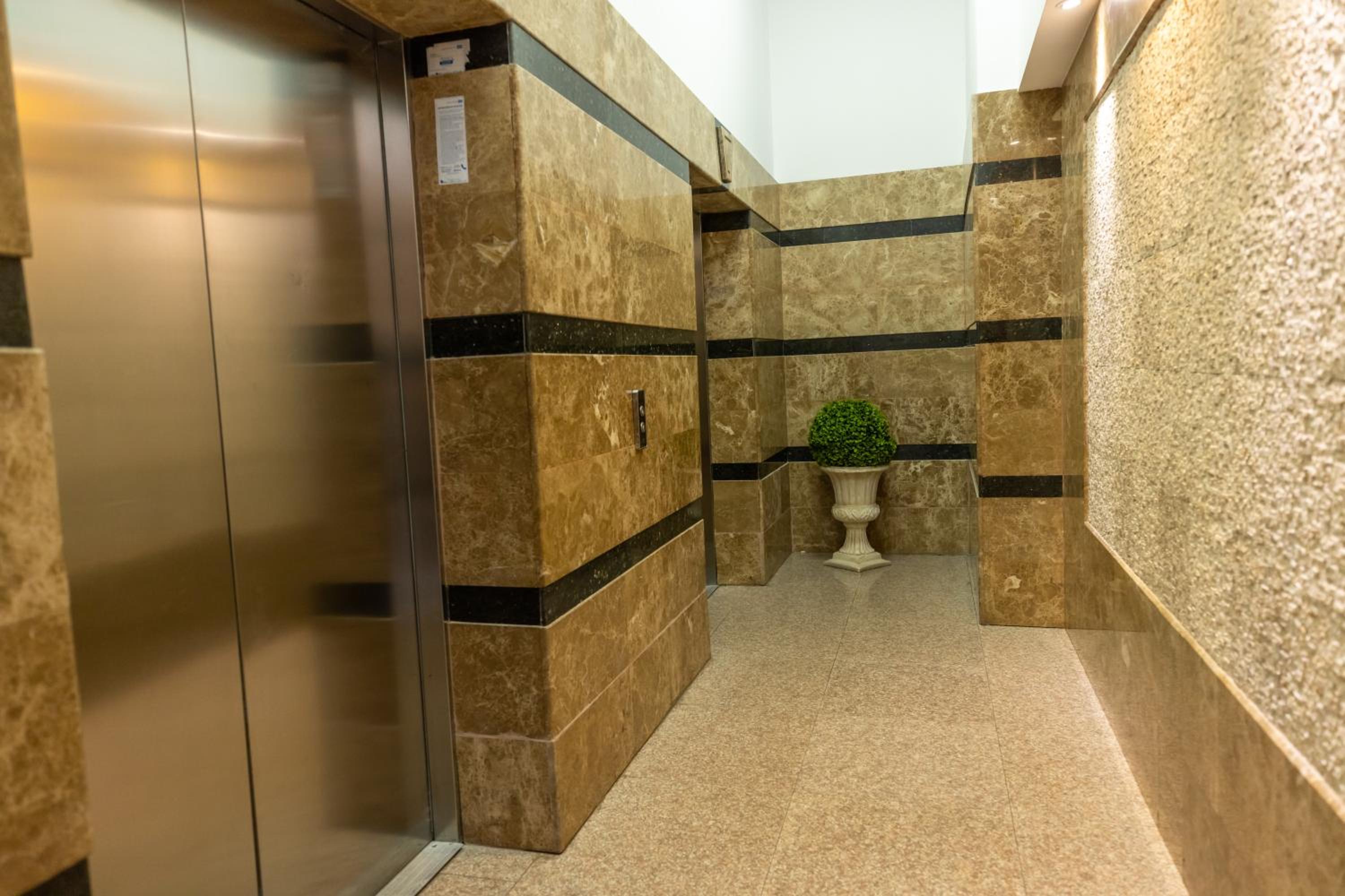 Aparthotel SIR Fundeni Tower — photo 36