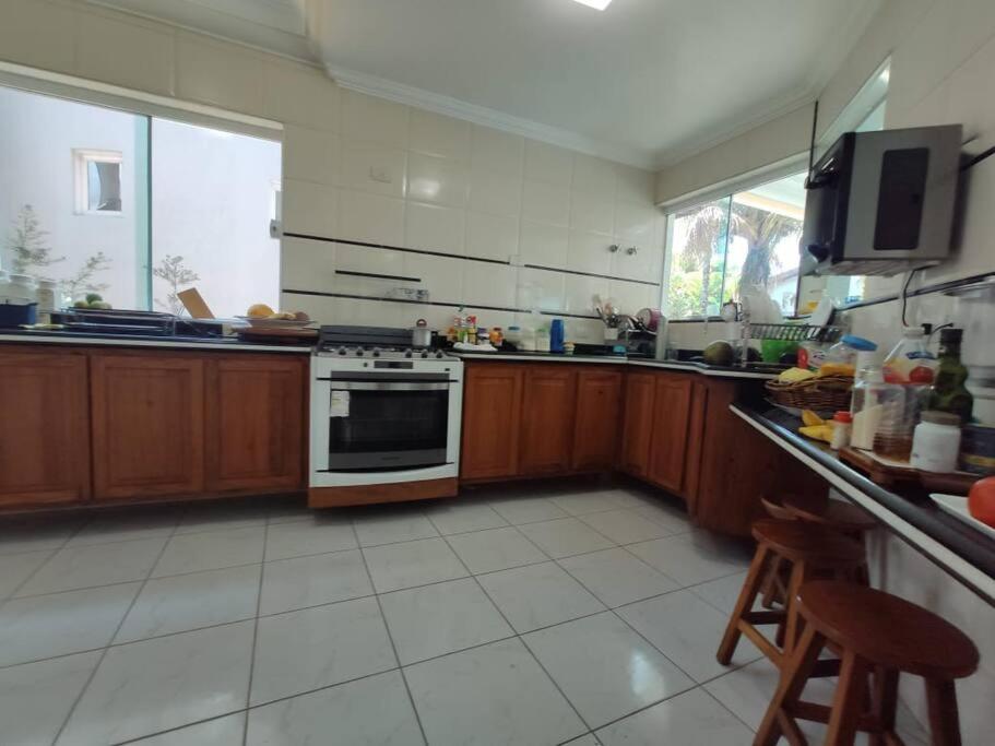 CASA COND HANGA ROA BERTIOGA 4 Func