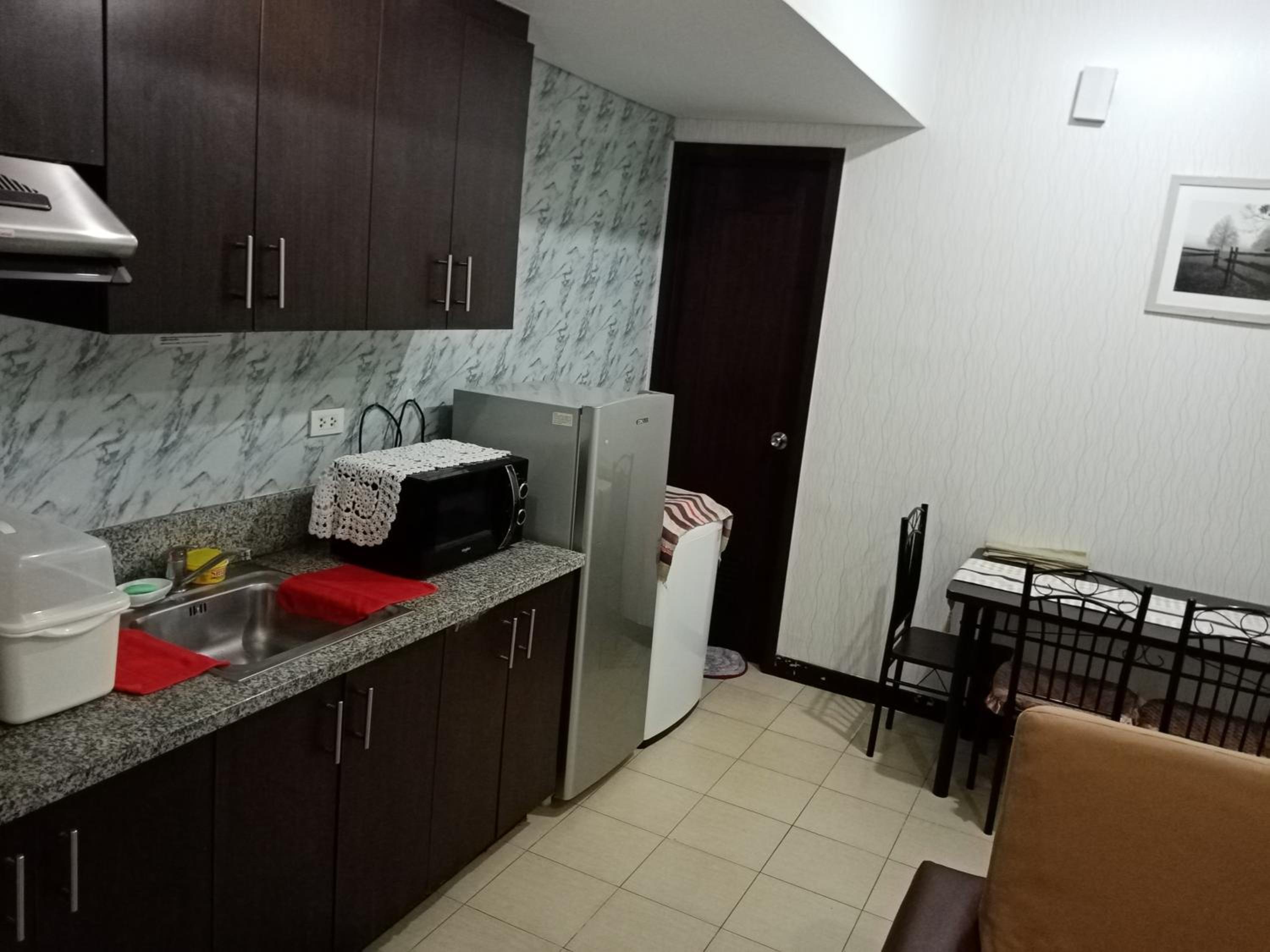 1 br. Condo -EDSA Makati