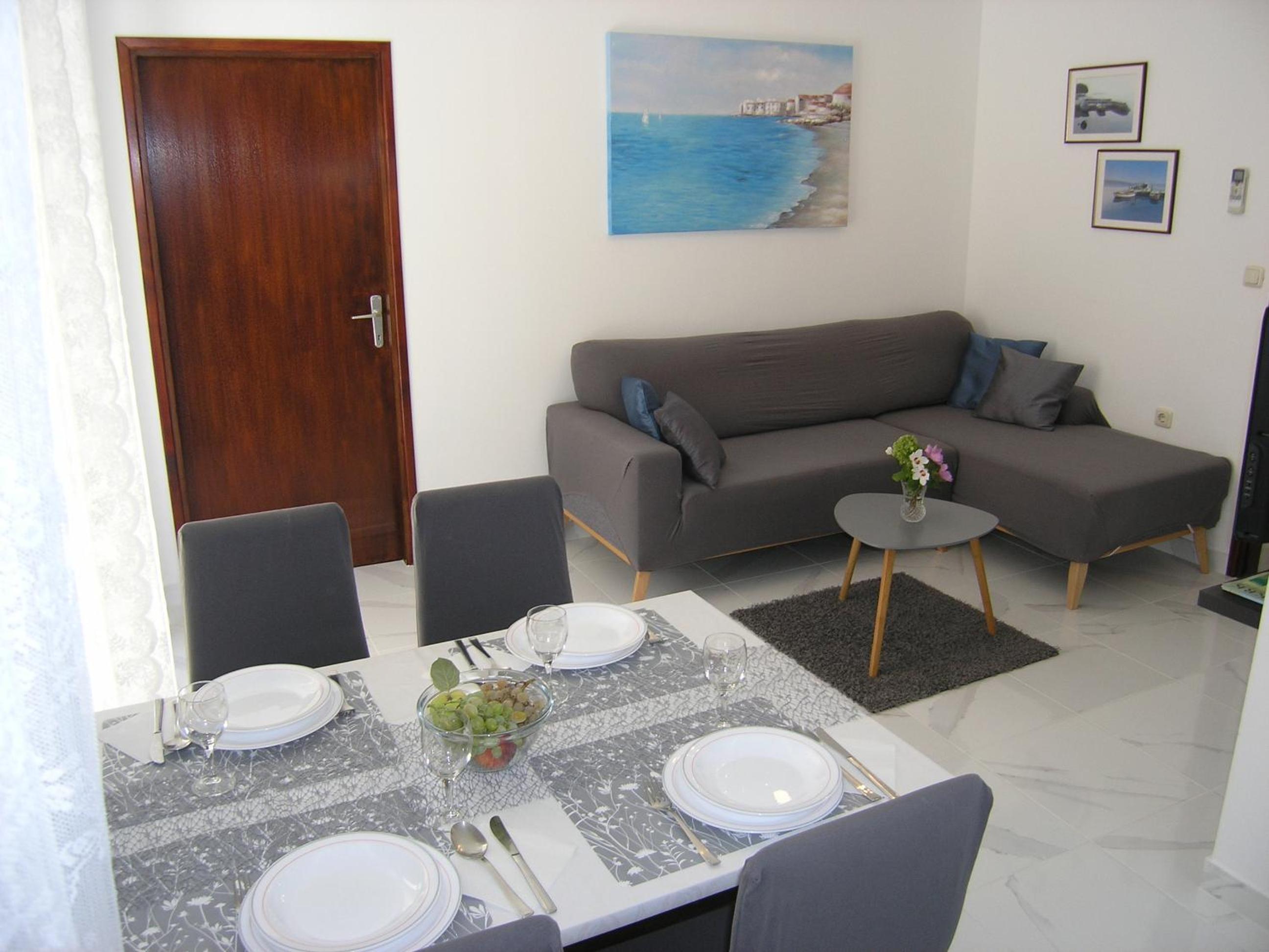 Apartments MARI with terrace view 5