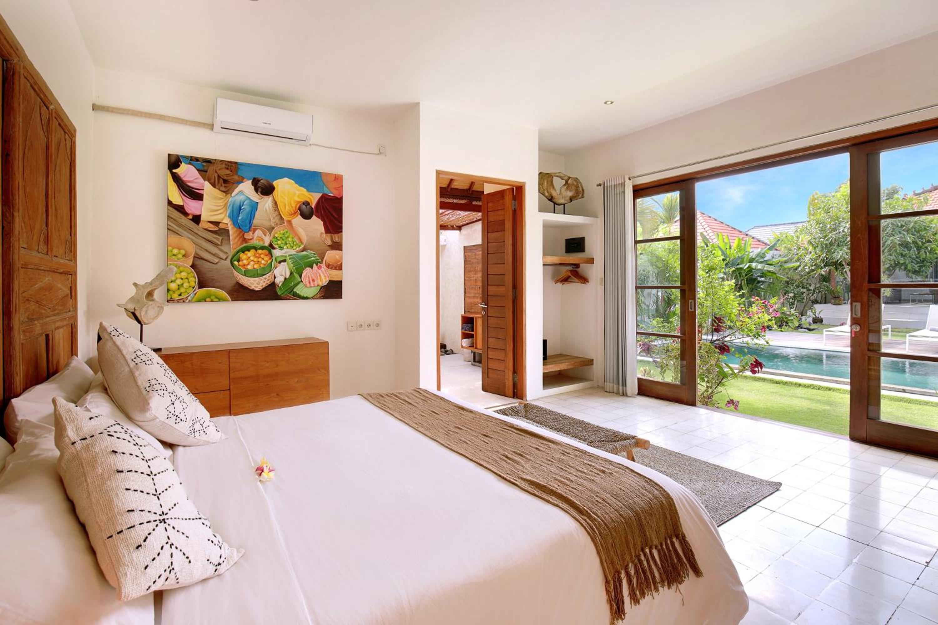 3 Bdr- Villa Joglo in Umalas, big open space and pool