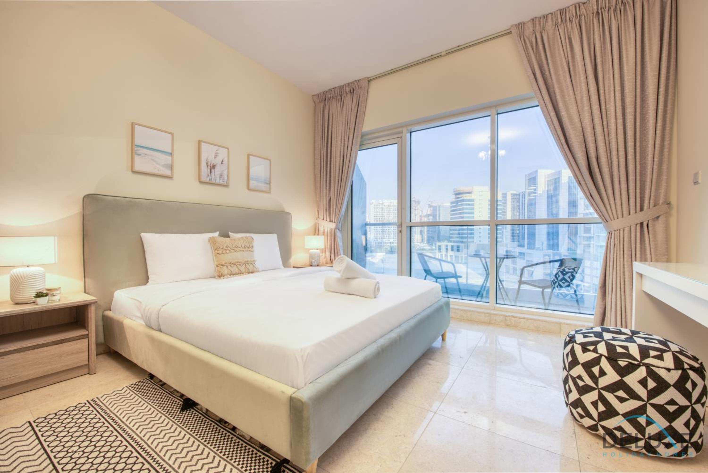 Pleasant Studio at Safir Tower 1 Business Bay by Deluxe Holiday Homes photo 2