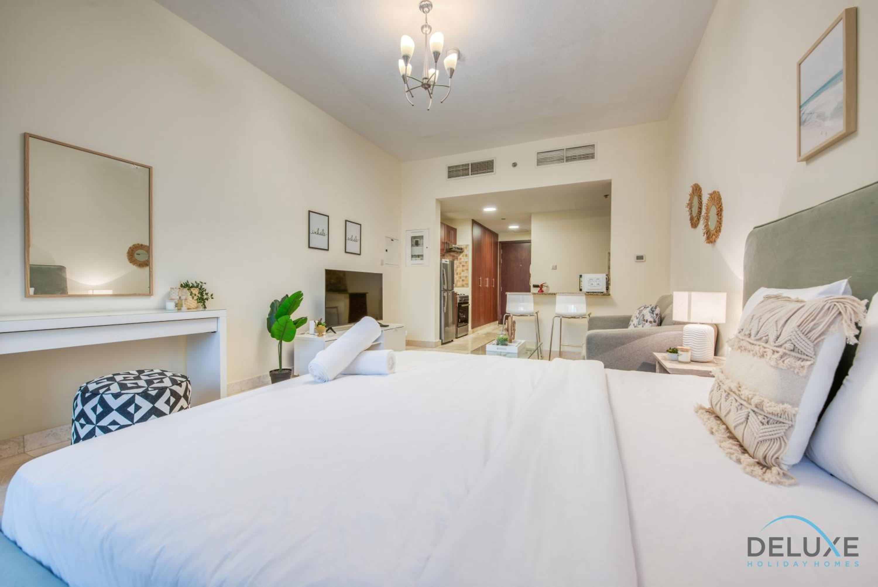 Pleasant Studio at Safir Tower 1 Business Bay by Deluxe Holiday Homes