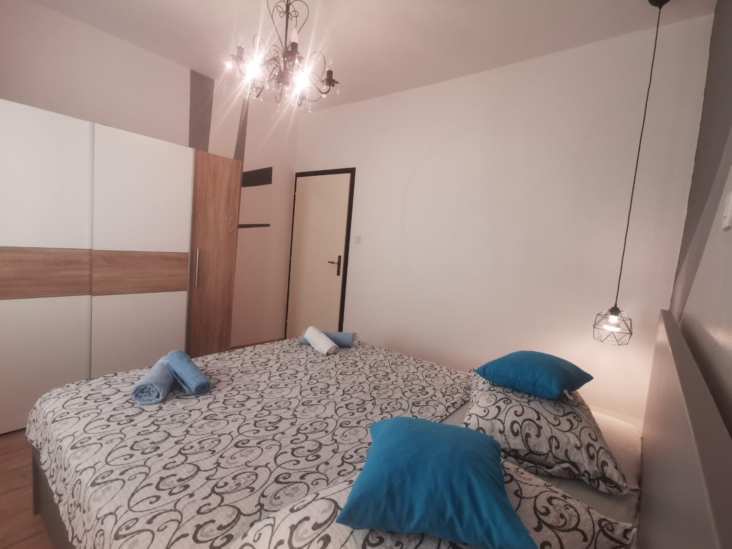 Apartments Suzy - 80m from the sea view 4