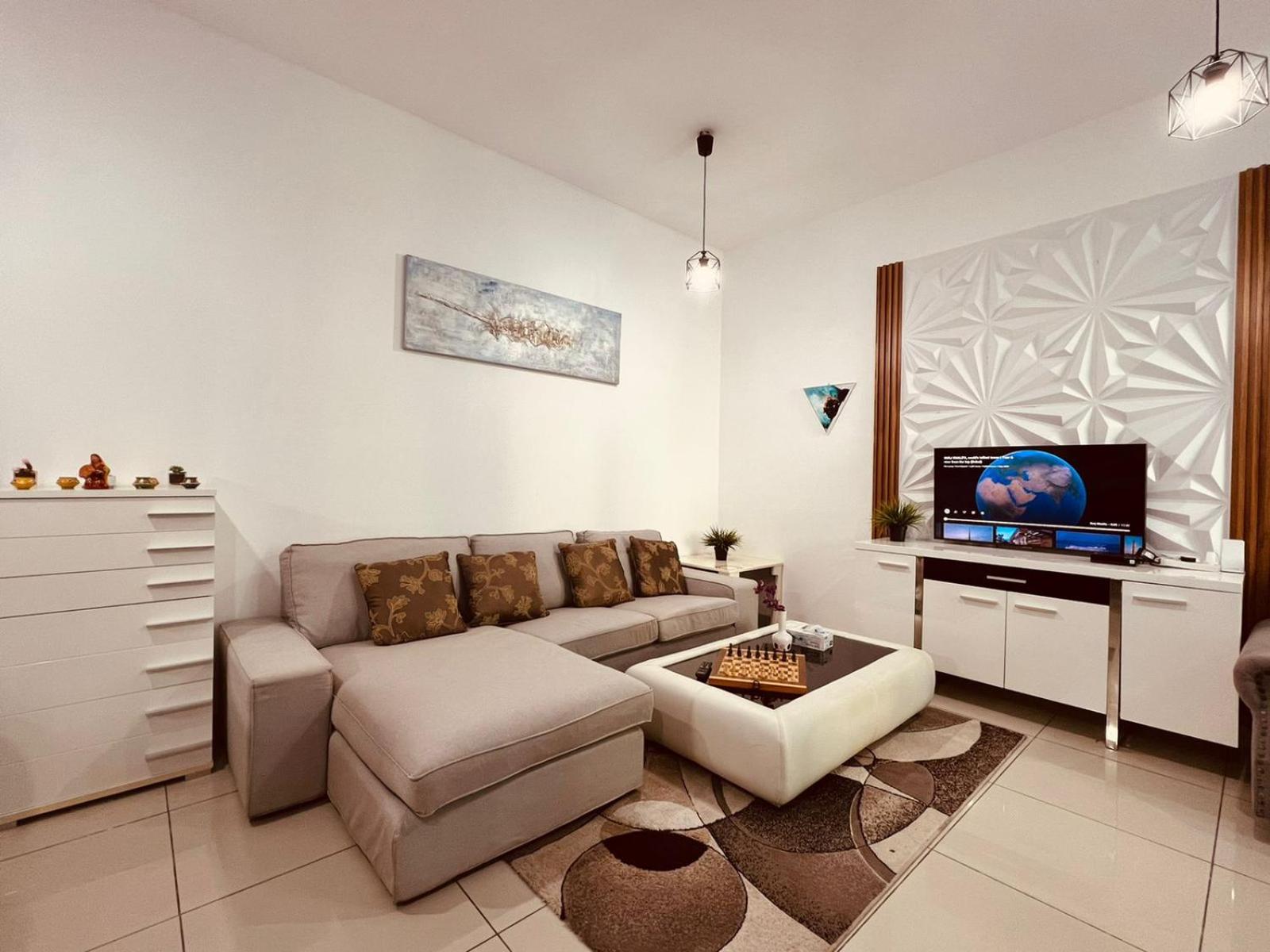 Entire private self catered sea view Apartments marina