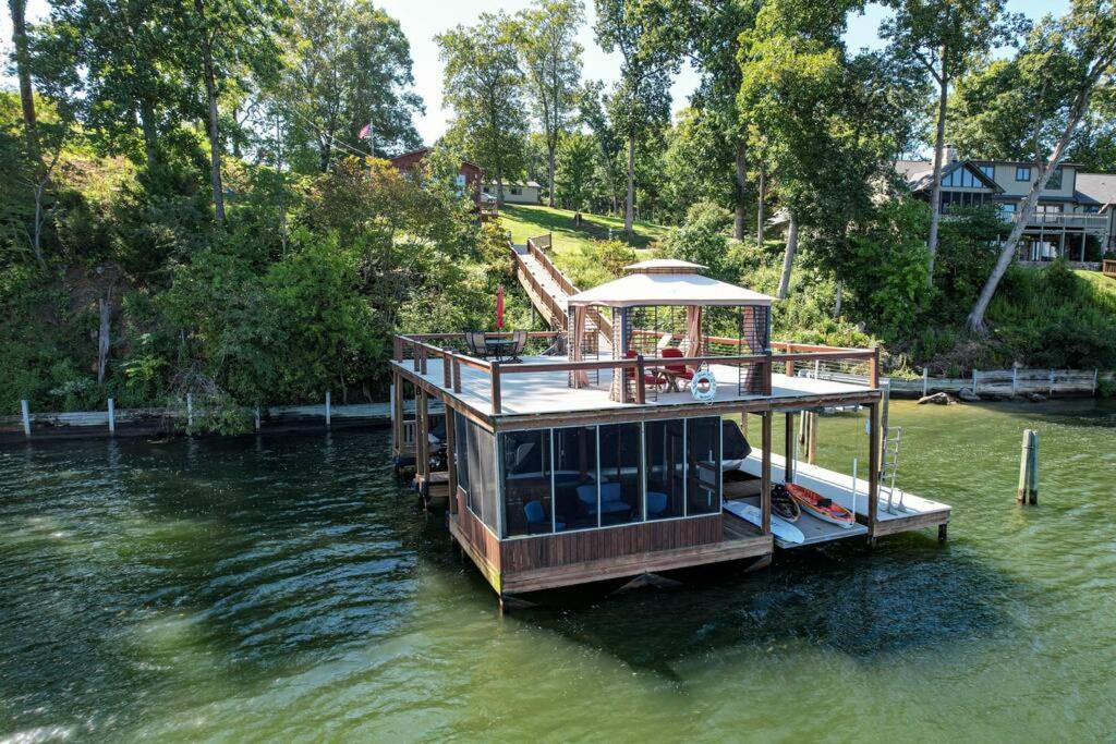 Double J's LakeHouse view 3