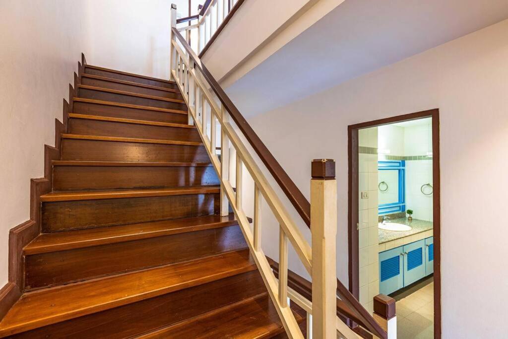 4 Bedroom Townhouse in Great Location! (BSS) view 4
