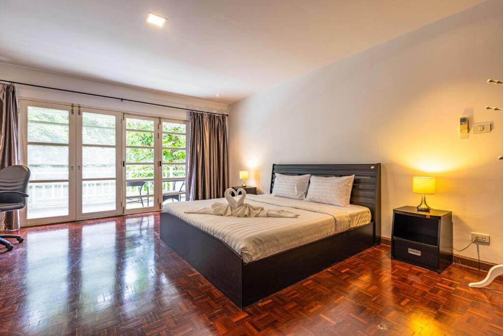 4 Bedroom Townhouse in Great Location! (BSS)