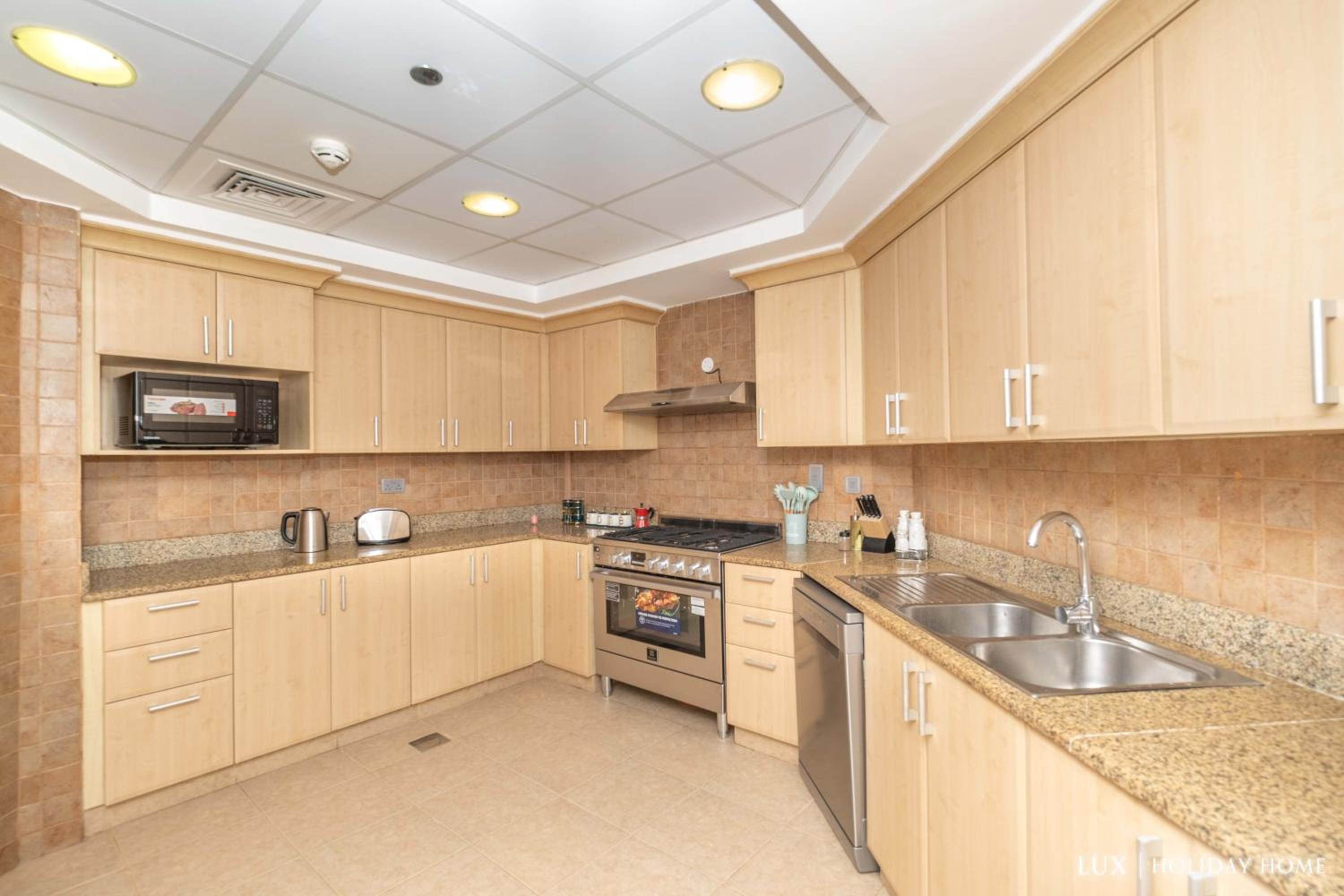LUX - The Shoreline Penthouse Suite