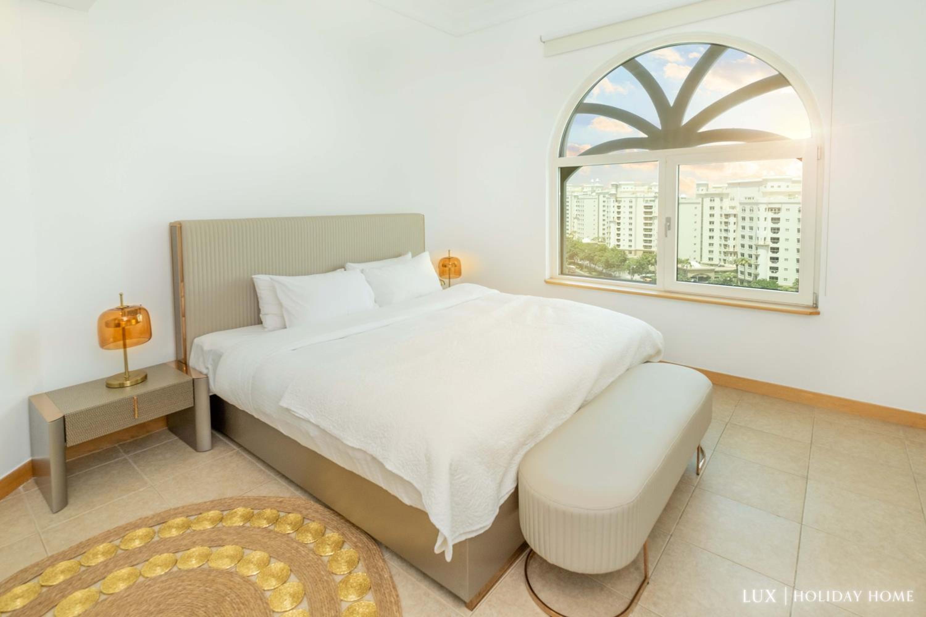 LUX - The Shoreline Penthouse Suite