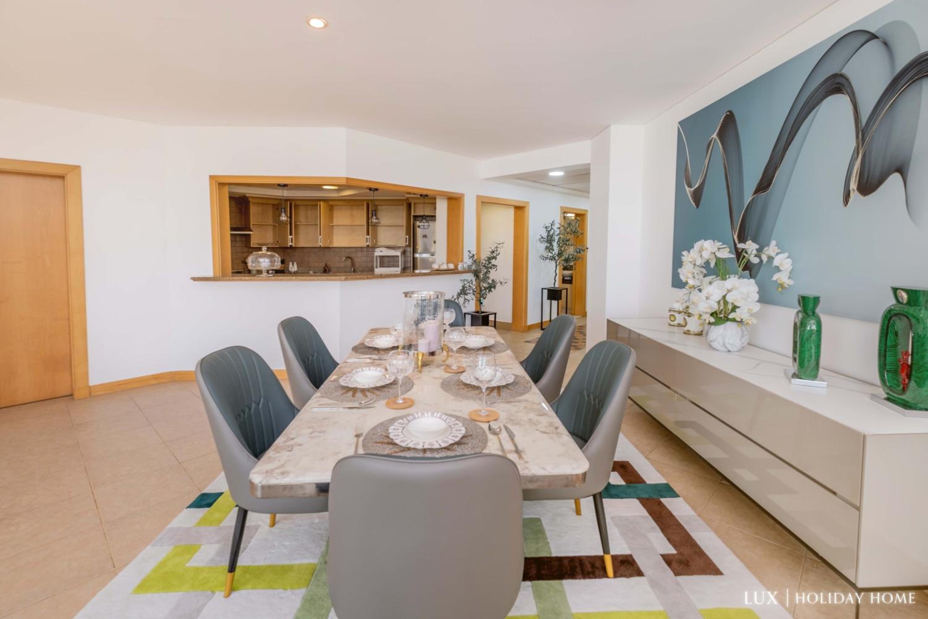 LUX - The Shoreline Penthouse Suite