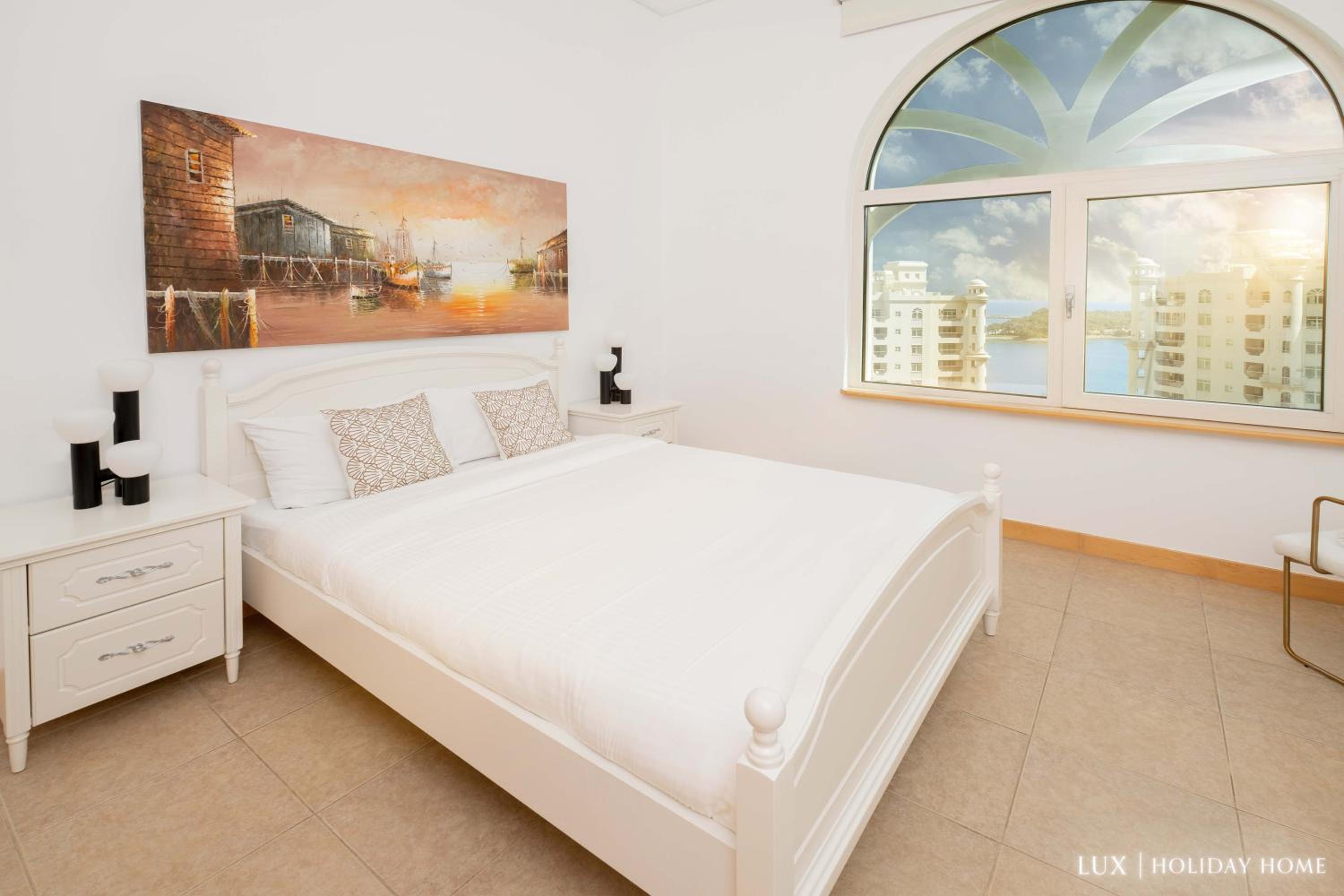 LUX - The Shoreline Penthouse Suite