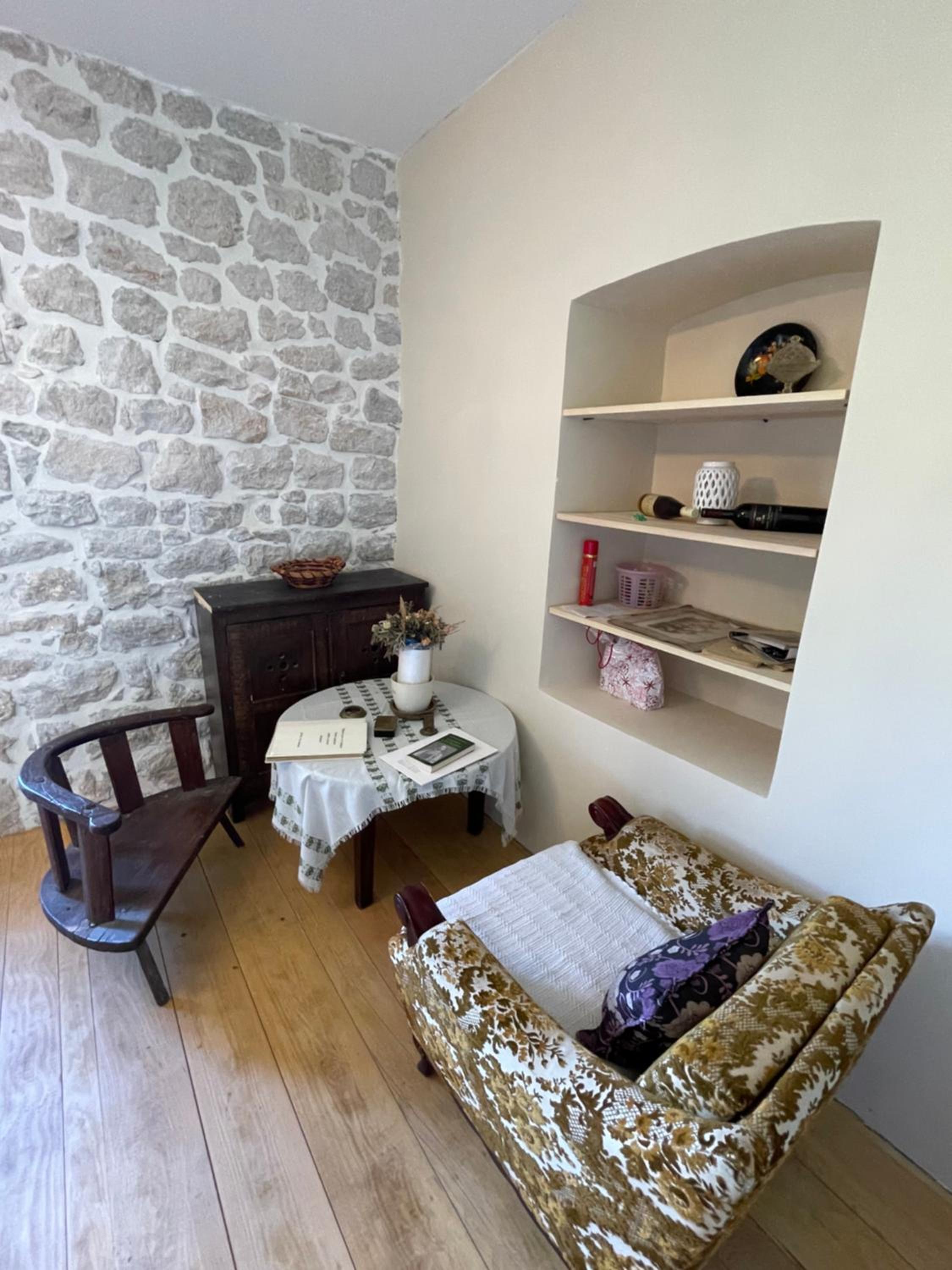 Queen’s Vintage House photo 3
