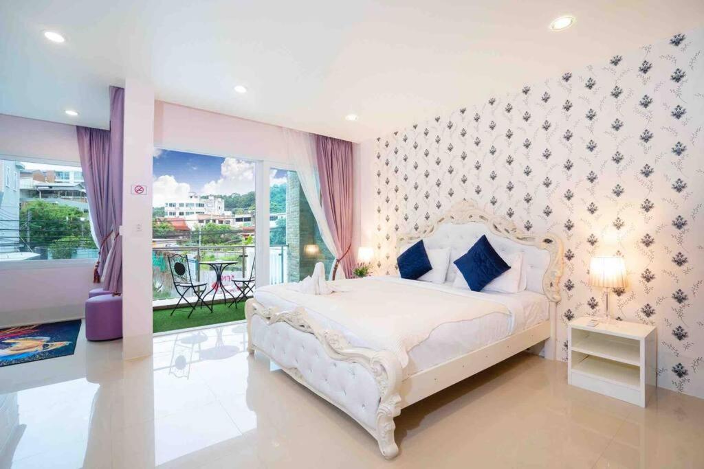 Patong Spacious 4 BR Vacation Home rooftop Views