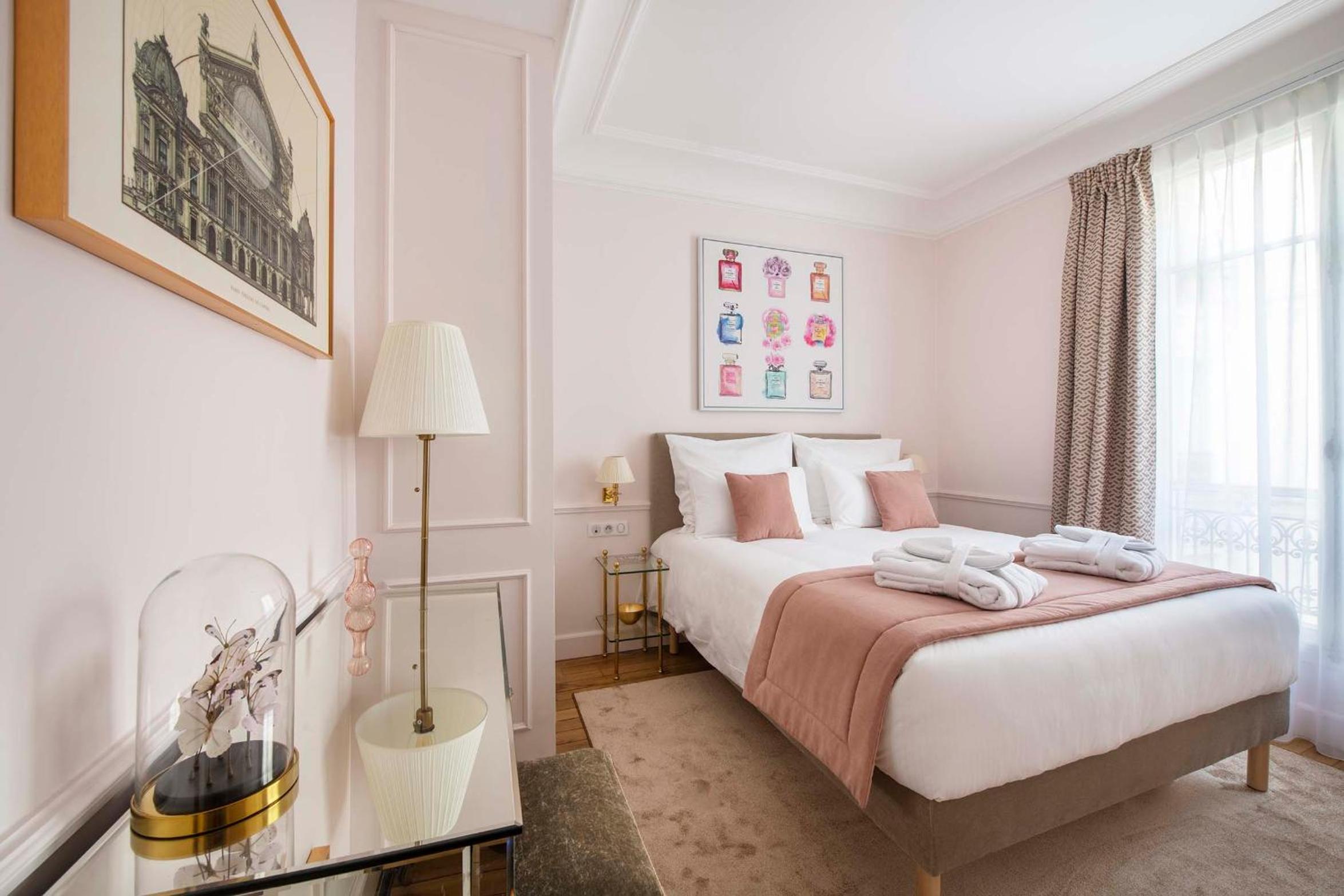 LE BEAU MARAIS - Luxury Apartments, AIR COND, LIFT