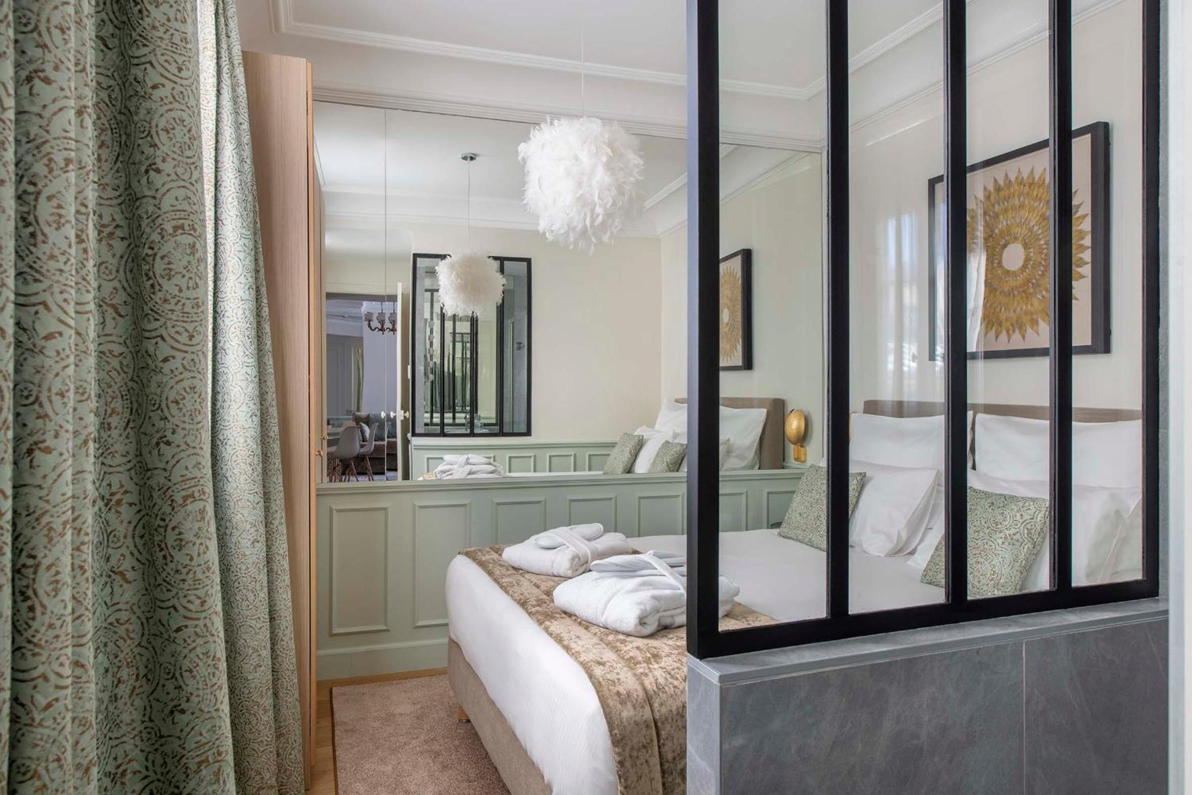 LE BEAU MARAIS - Luxury Apartments, AIR COND, LIFT