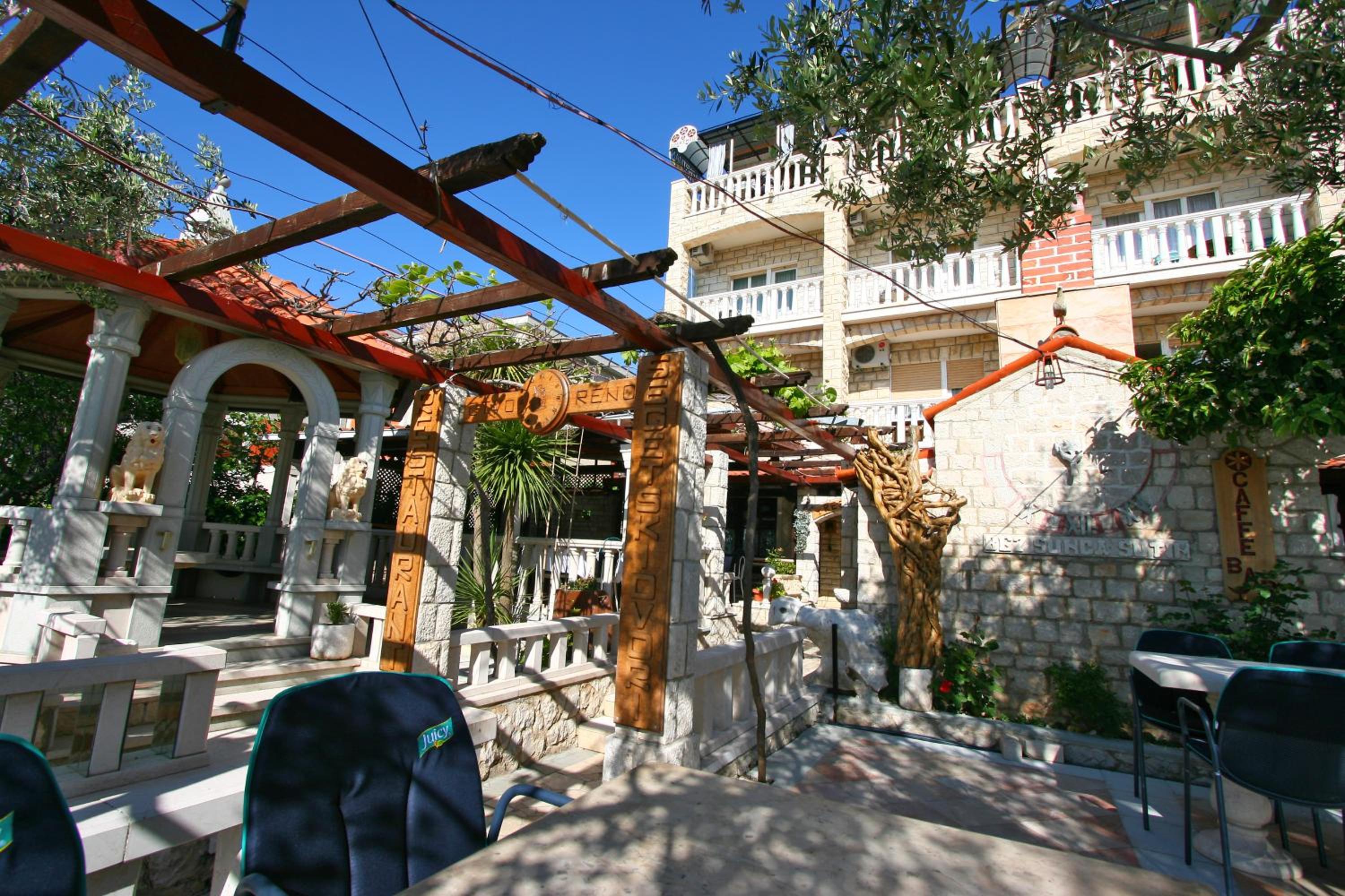 Photo 9