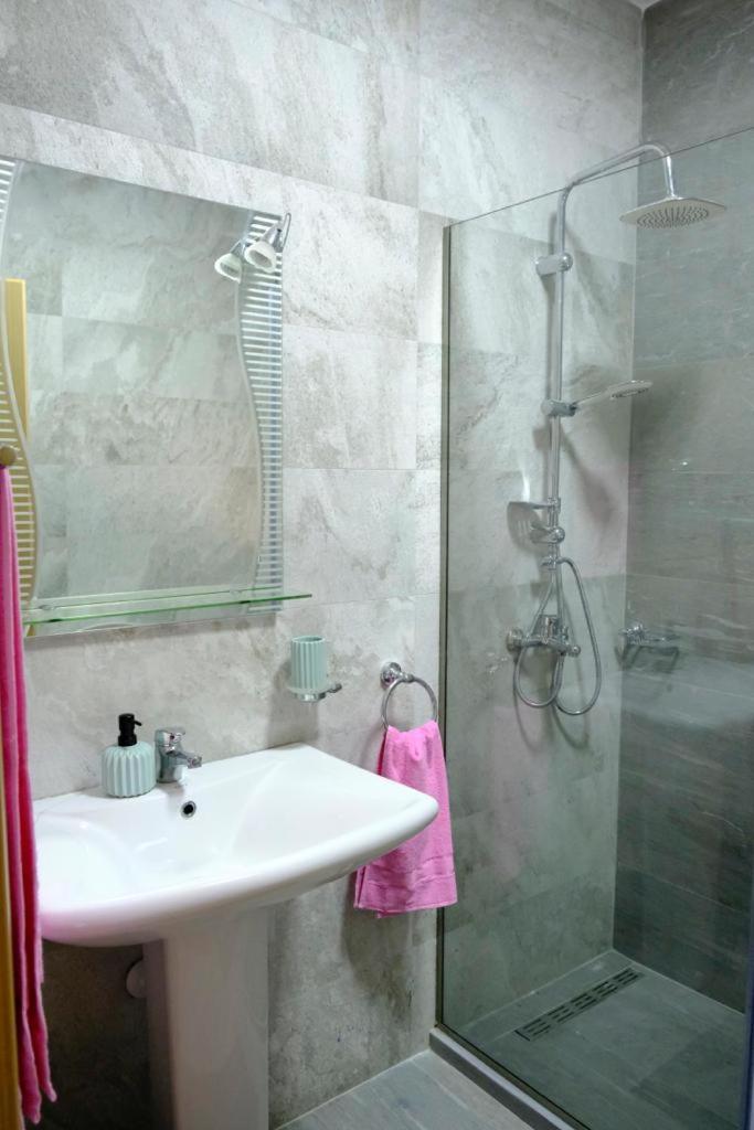 Modern Apartament near the Lake and the Castle photo 5