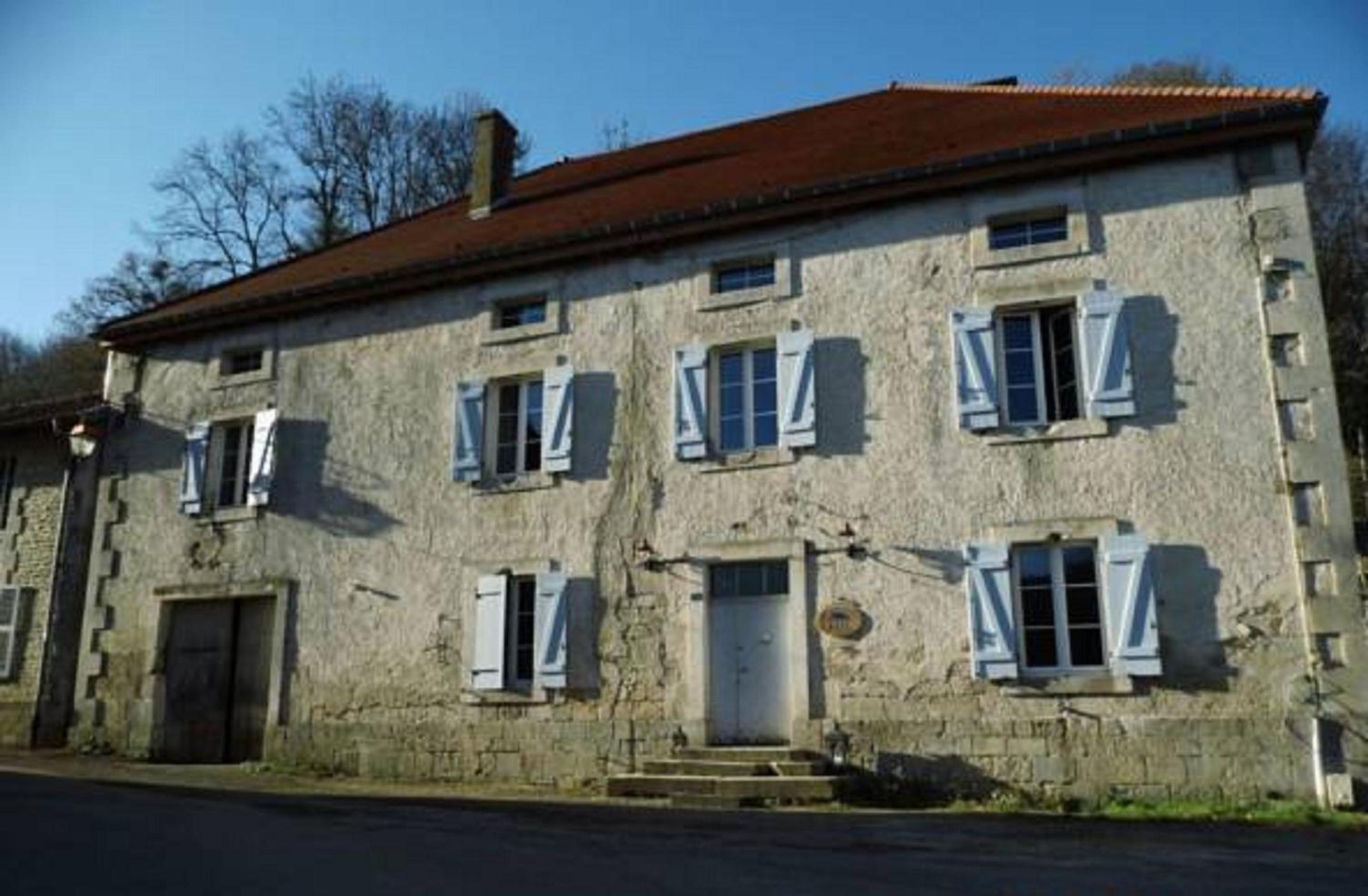 Gentilhommière Eaux Bleues view 3