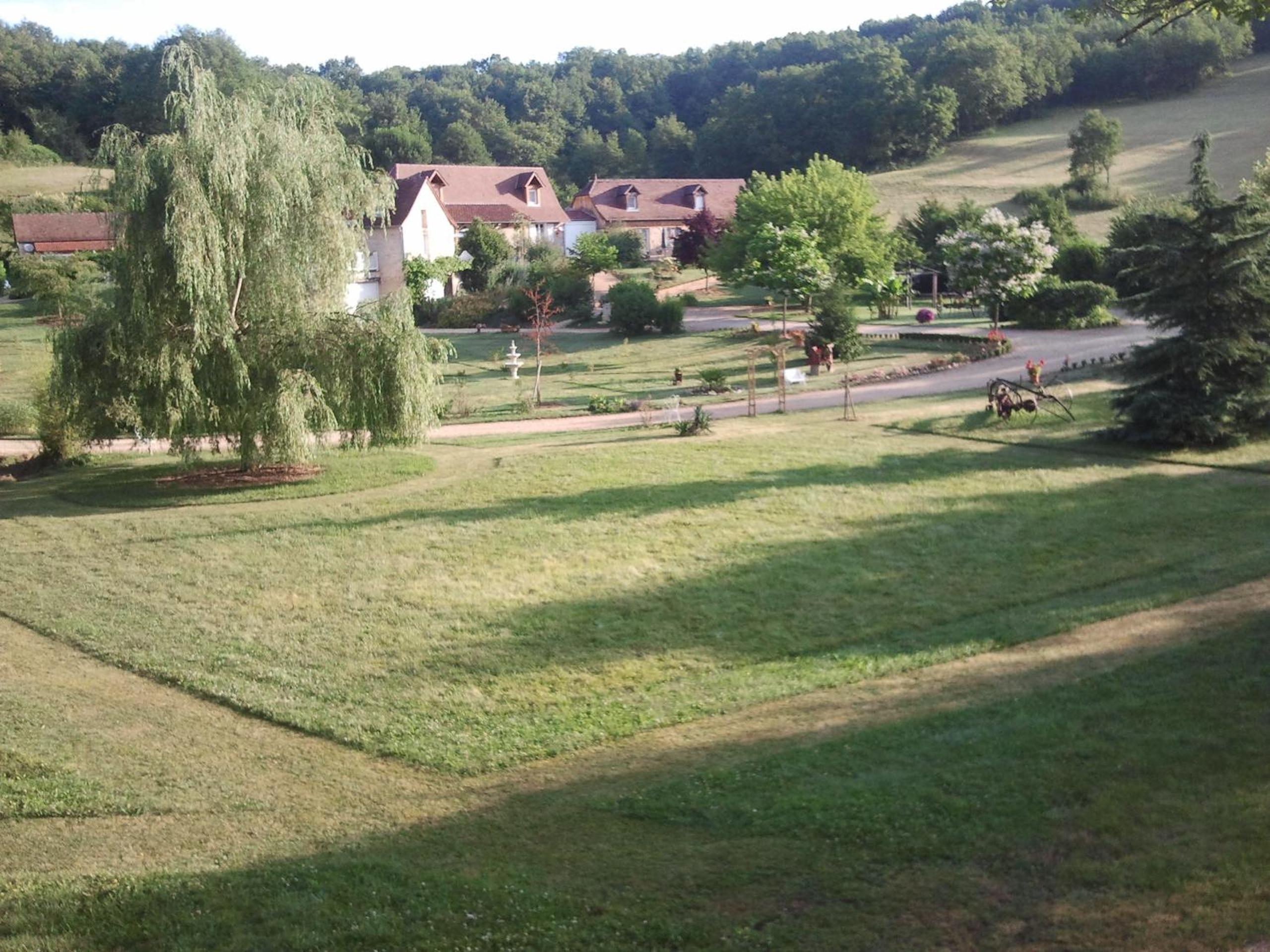 Hameau les Combelles view 5