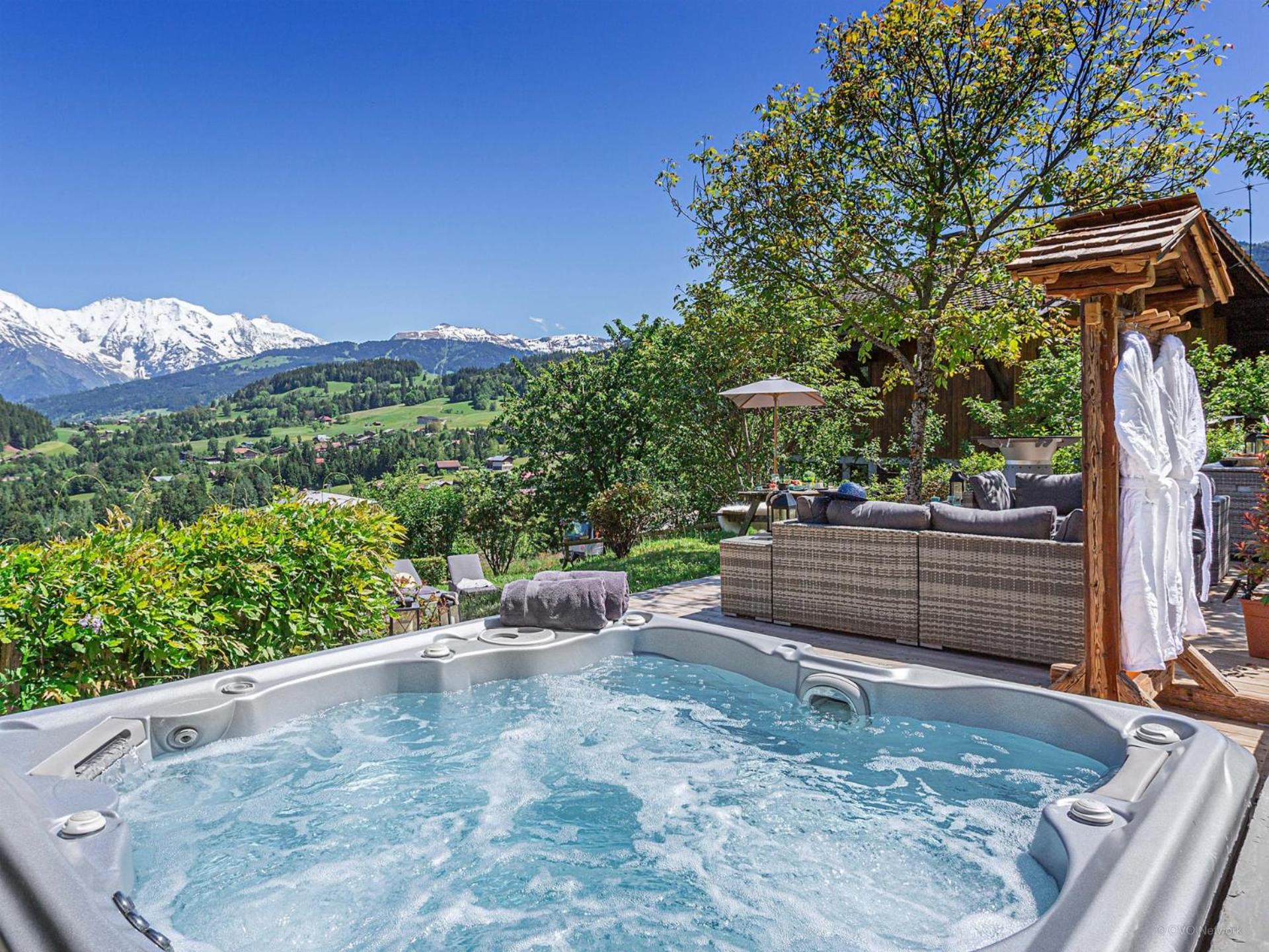 CHALET LES CERISES Jacuzzi, Sauna, Hammam, Cinéma