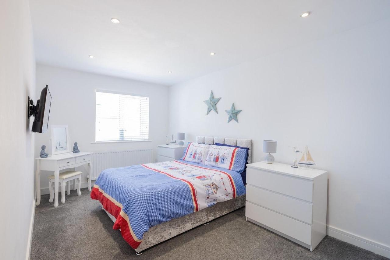 Cleethorpes Holiday Home SLEEPS 6 view 4