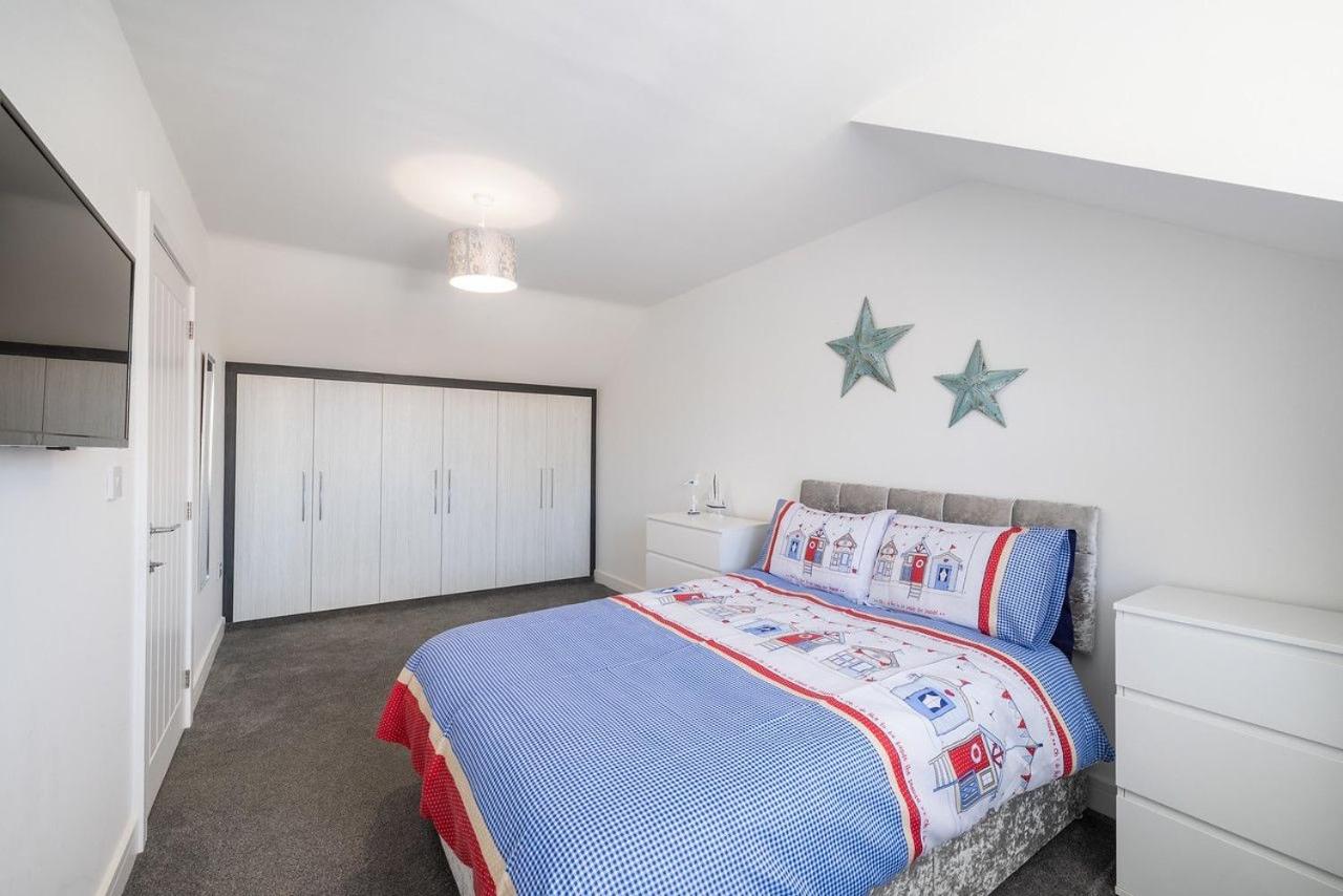Cleethorpes Holiday Home SLEEPS 6 view 3