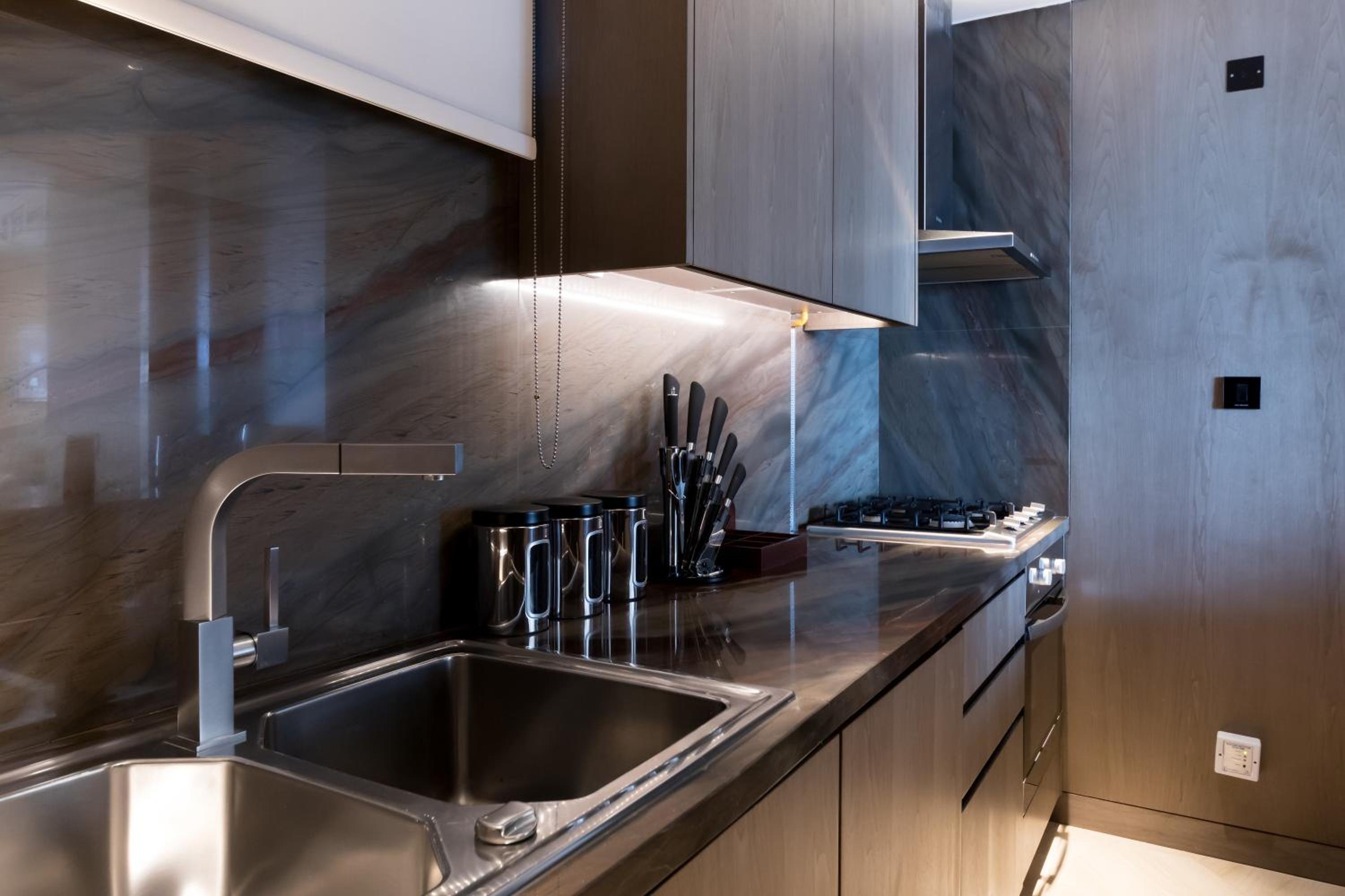 Maison Privee - Luxury Sea View Apt in FIVE Resort on The Palm