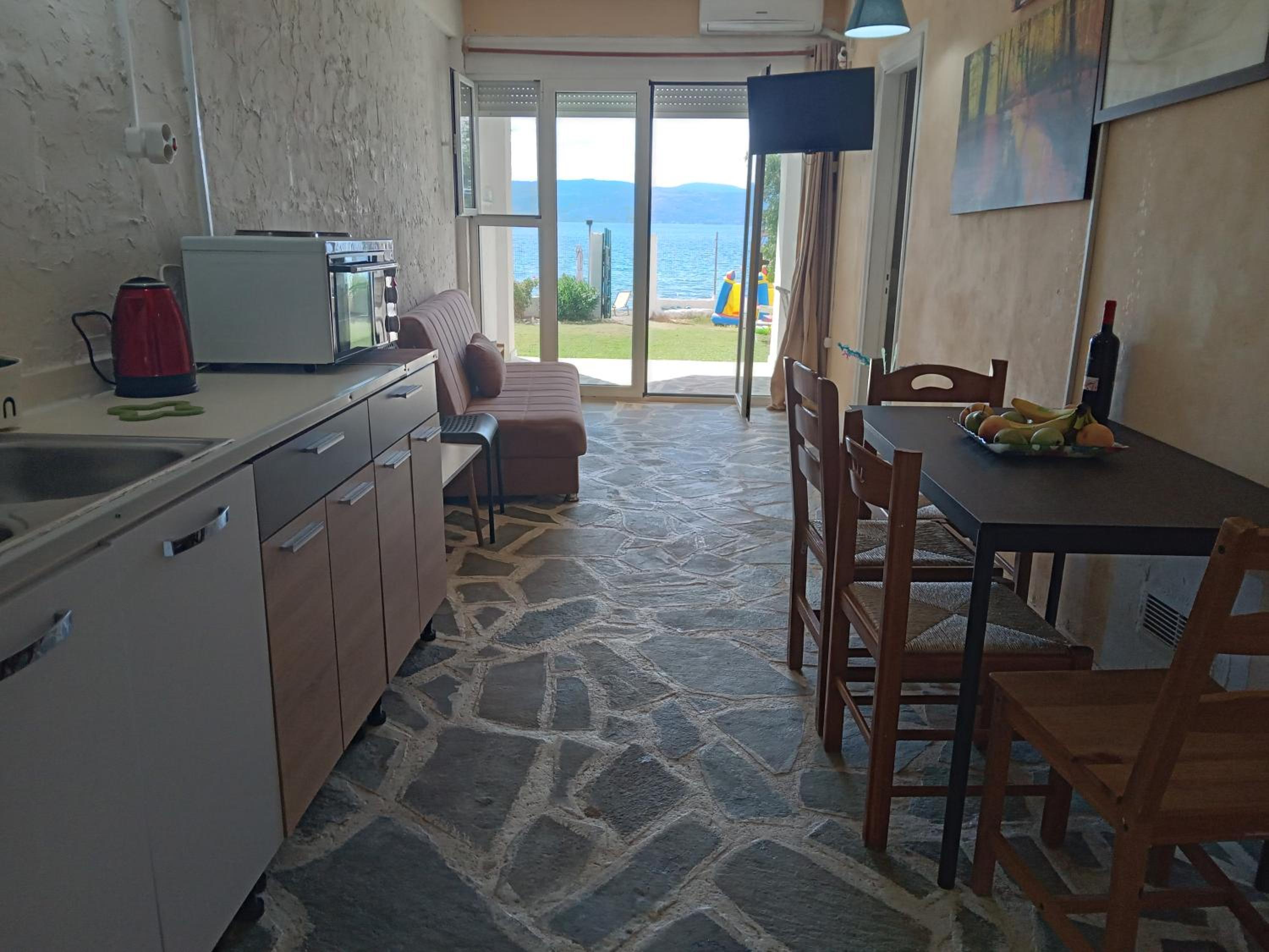 Flora's Beach House Your House On The Beach view 4