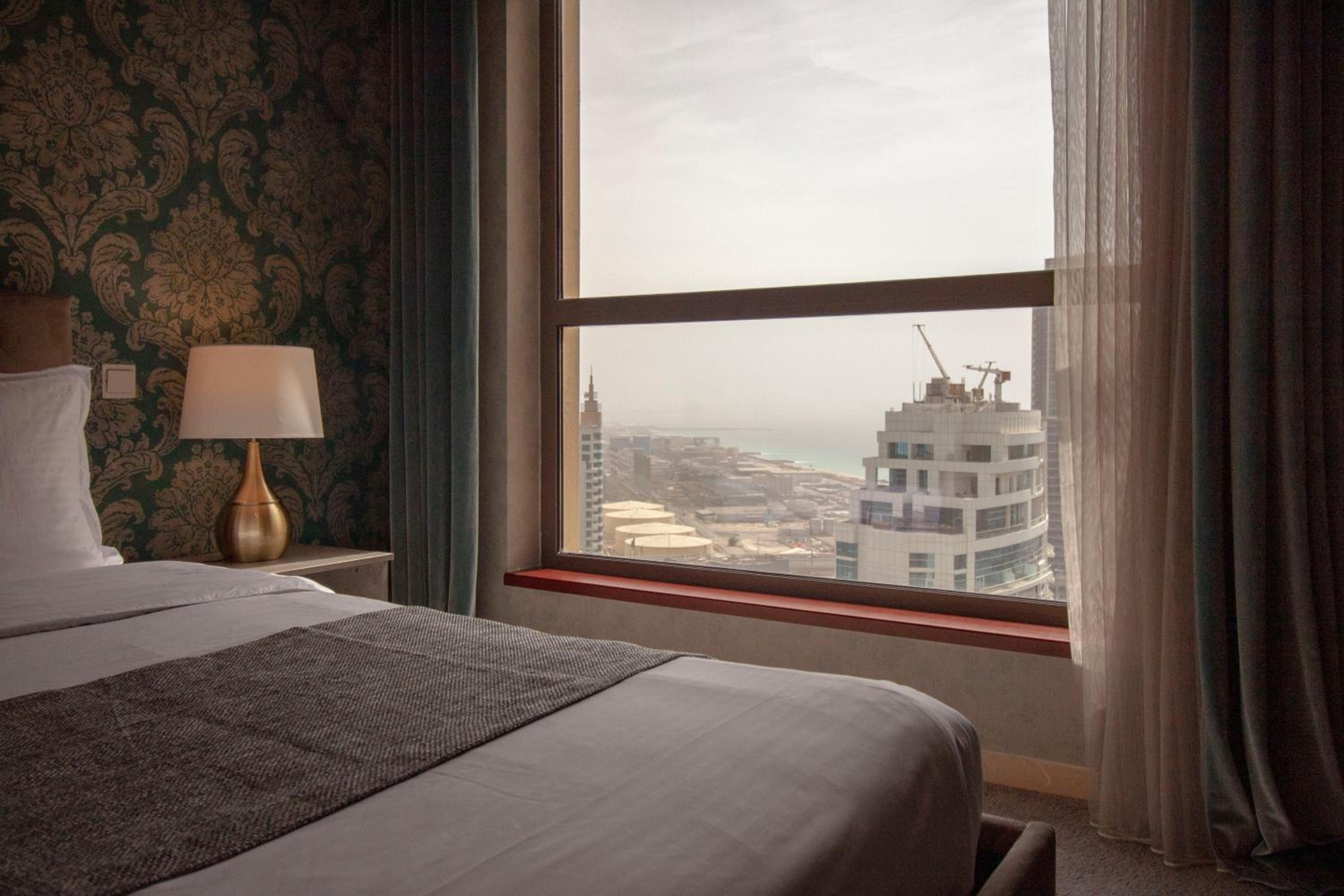 La Buena Vida Holiday Homes - Beach front very spacious, luxe and modern 3 bedroom with full kitchen in JBR , 3 min to the JBR beach Dubai Marina and Tram 