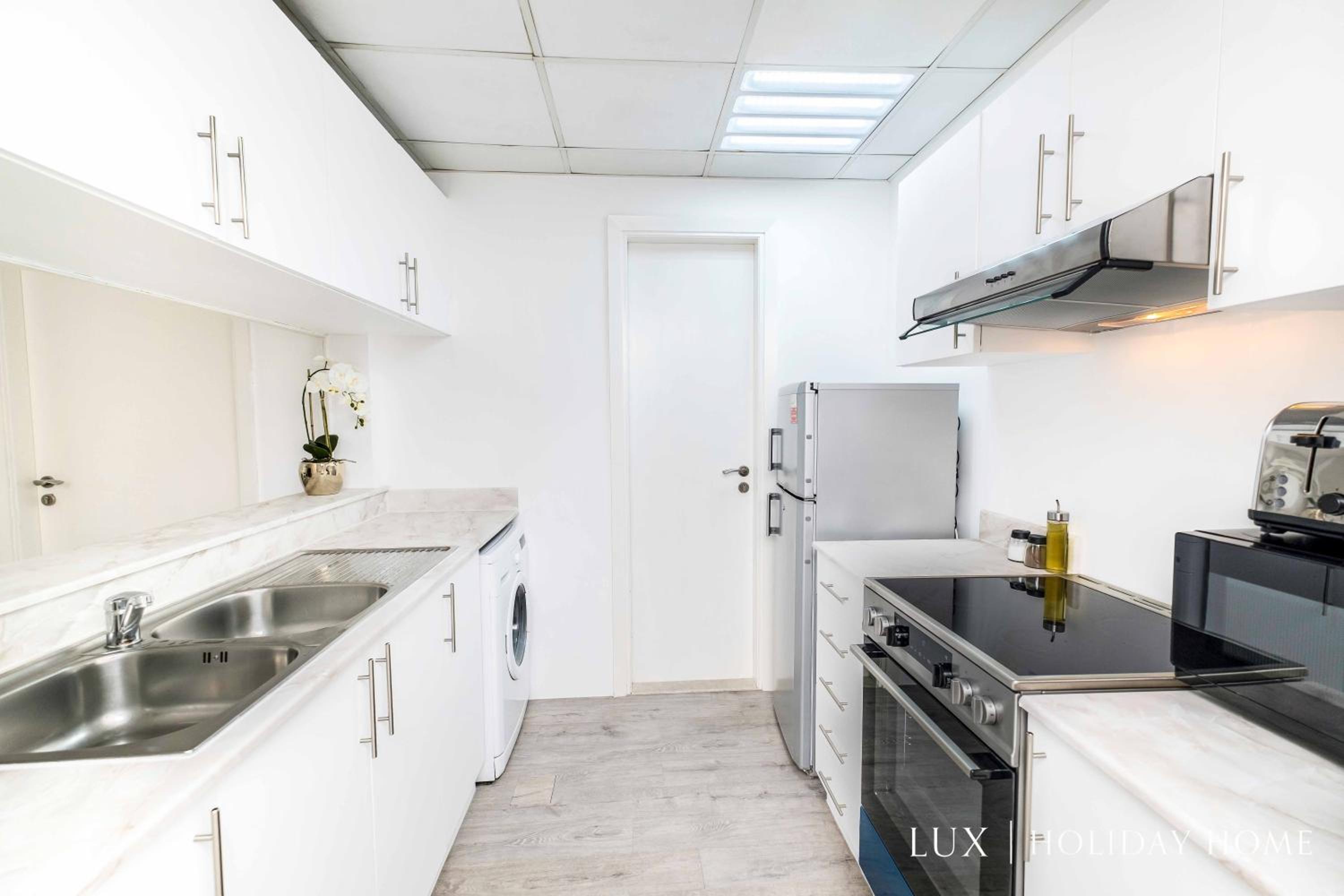 LUX - The Ultimate Lake View Residence