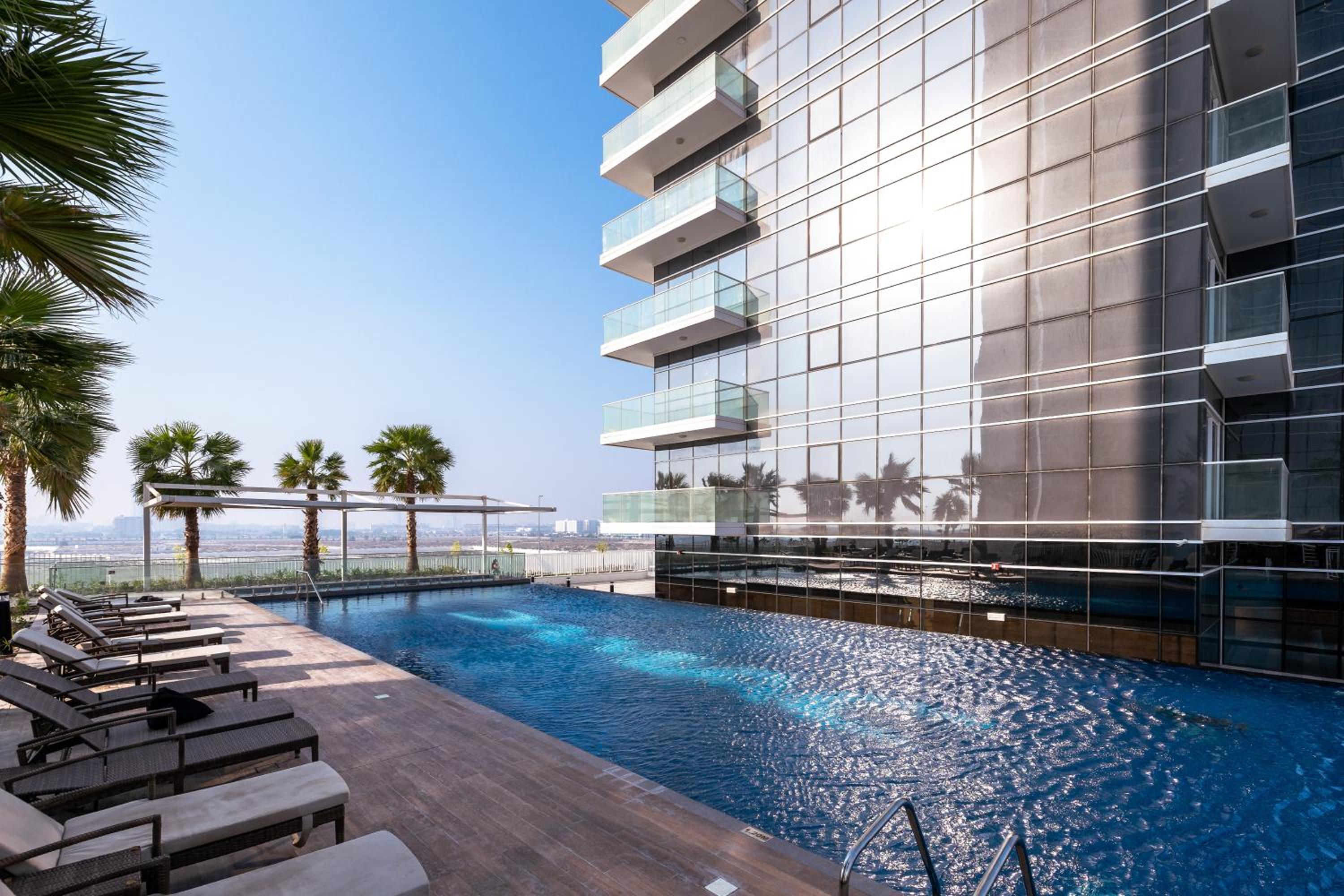 Welcoming Studio in Damac Hills Carson B