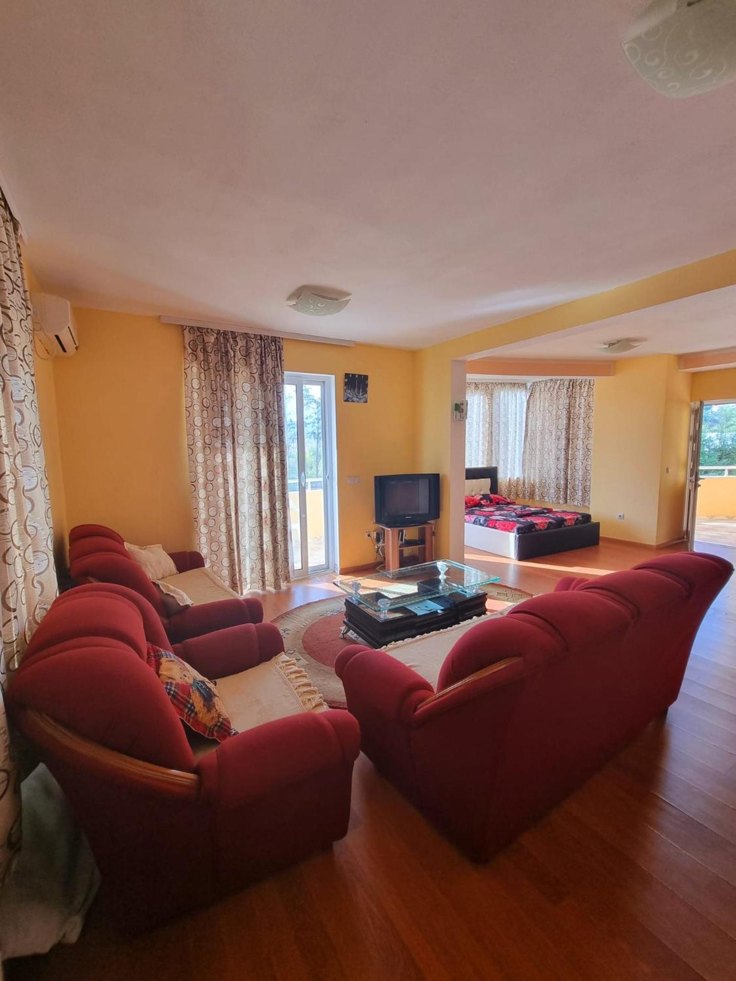 Grandino holiday rooms&apartments view 4
