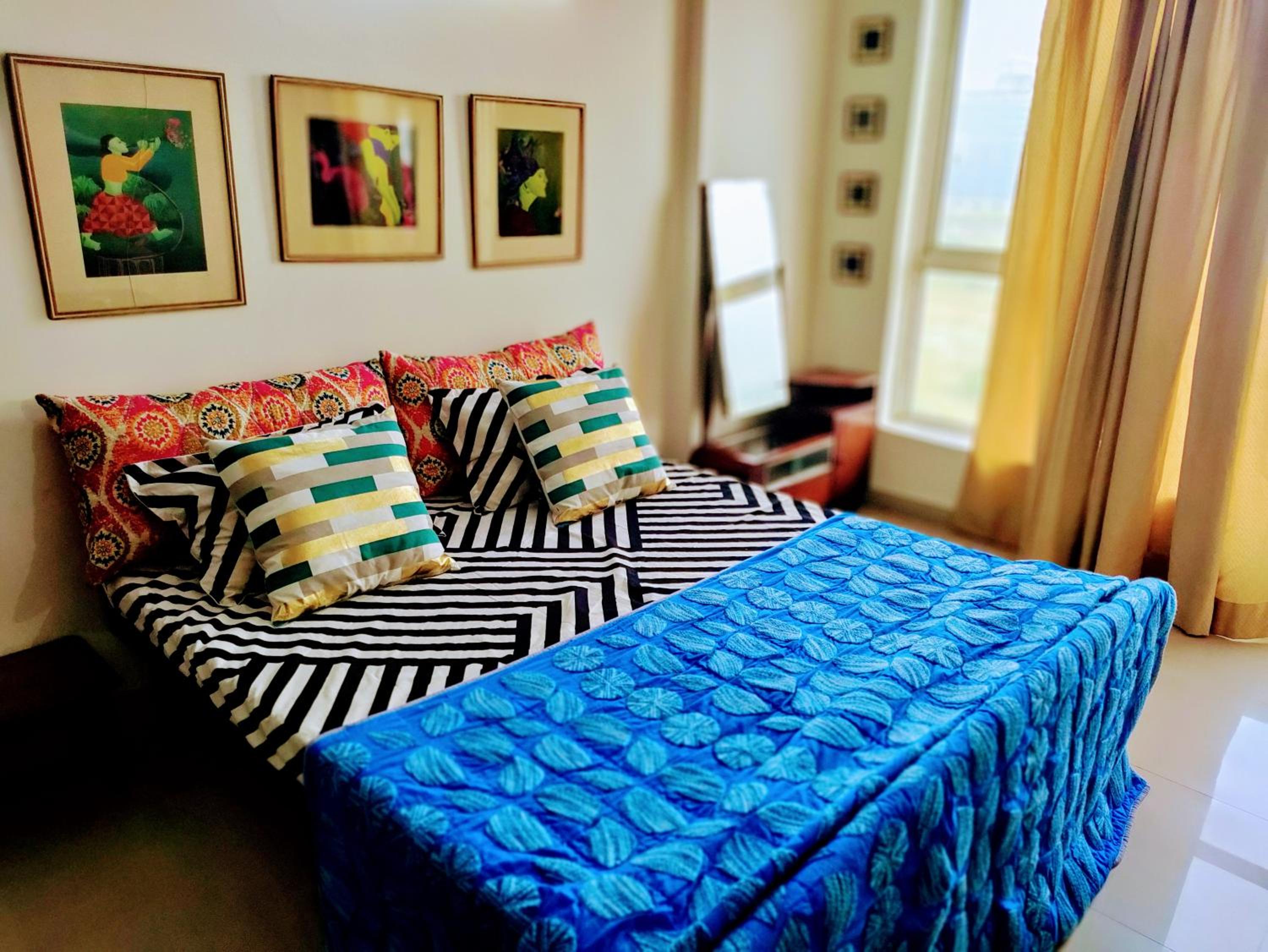 Entire Studio Apt/Suite near Mall/Metro/ExpoMart view 5