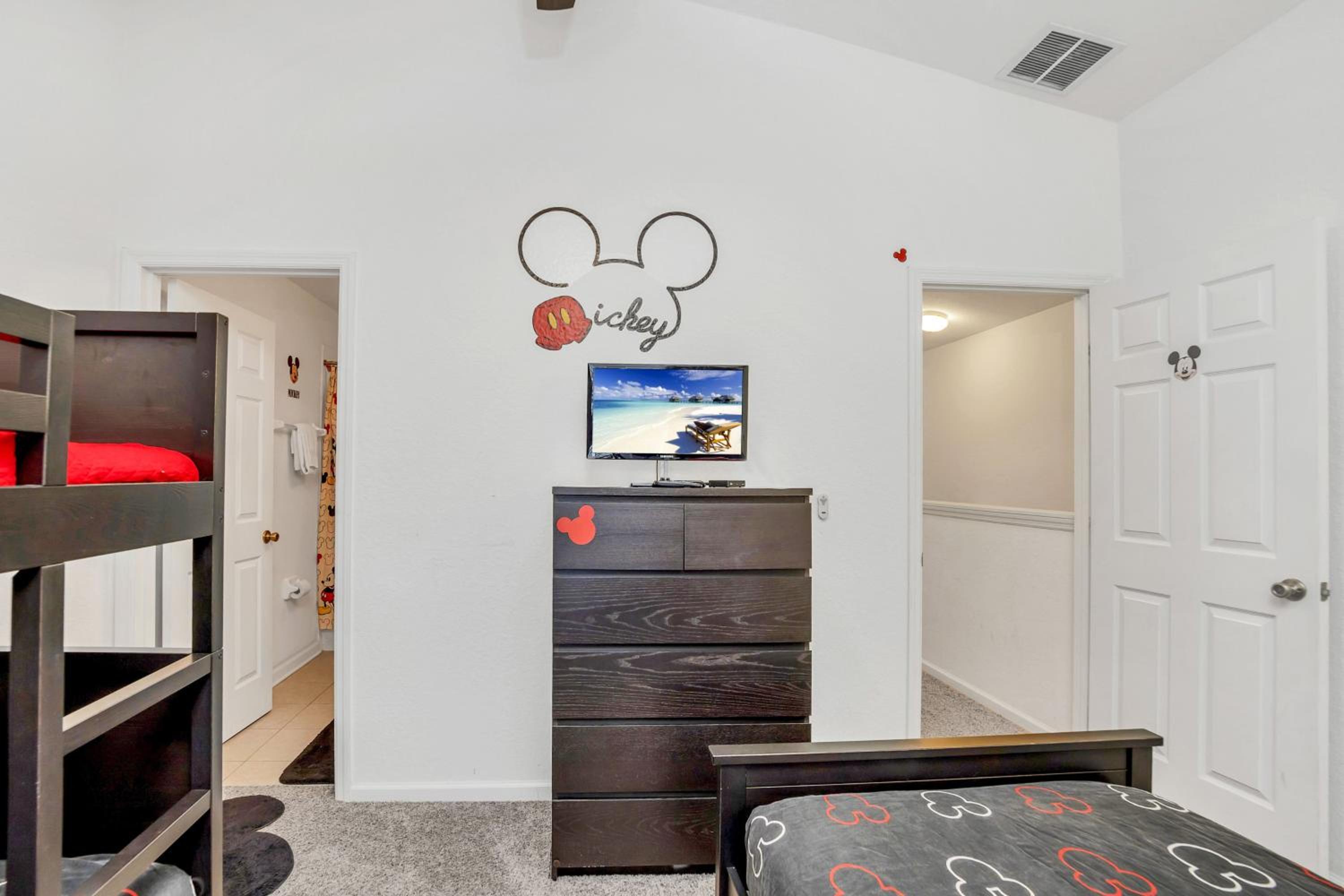 Mickeys Townhouse Private Screened Splash Pool