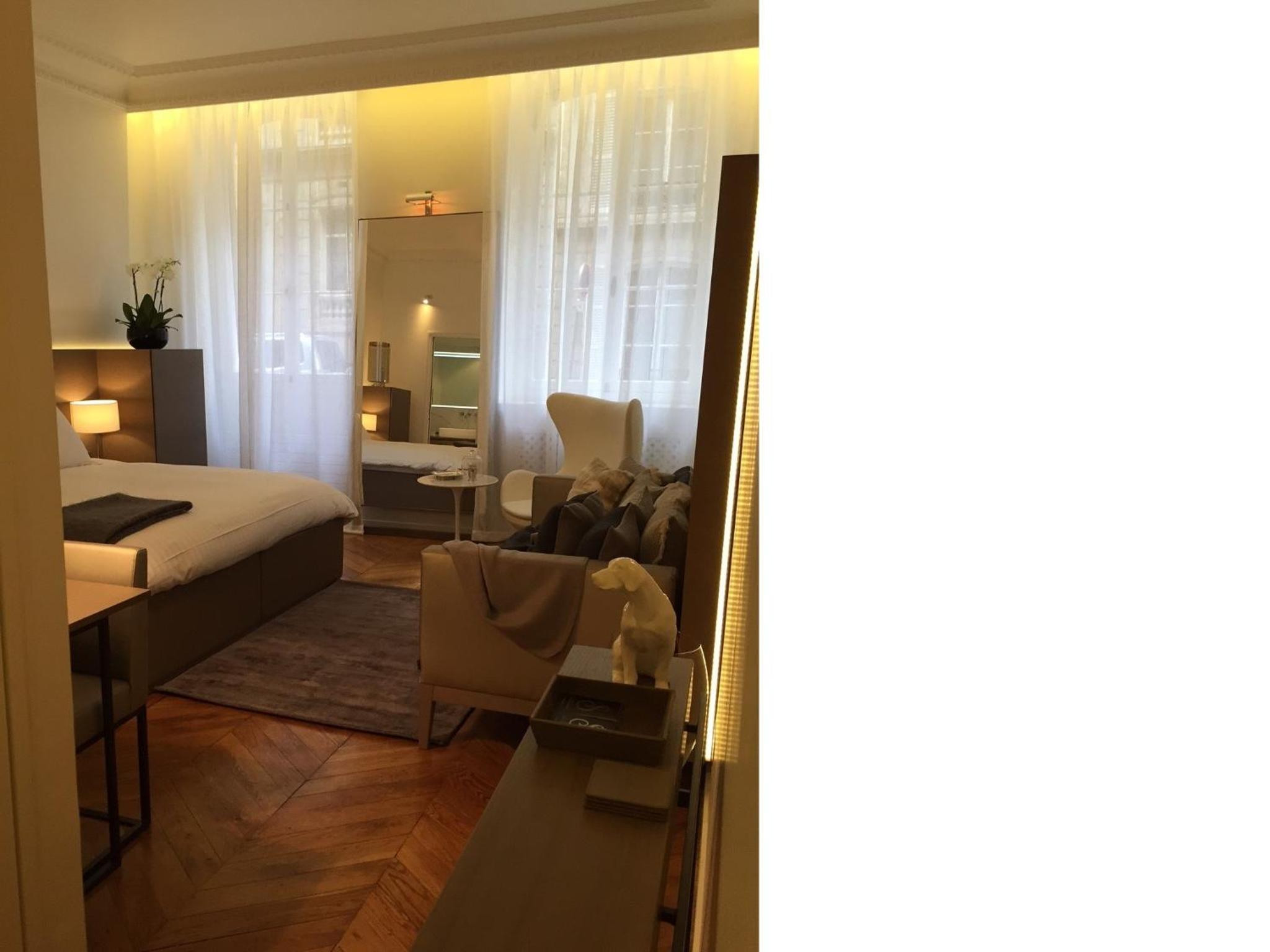 Cirque Deluxe Studio Apartment
