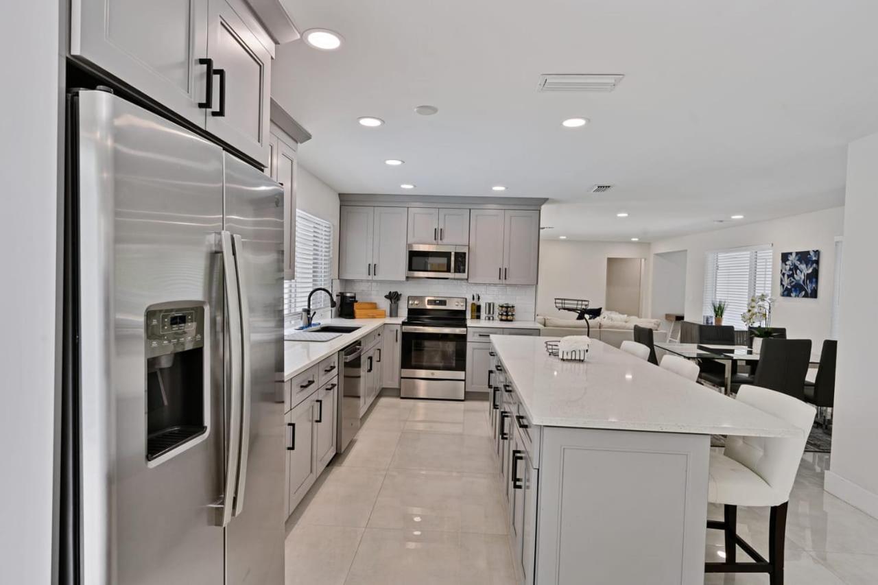 Sail Away Beach Cottage Sleeps 10 Heated Pool