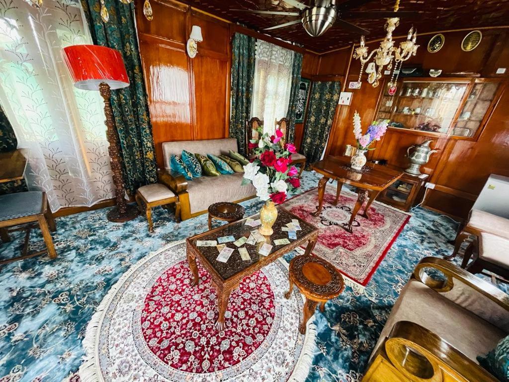 Heaven Breeze Group of Houseboats view 2