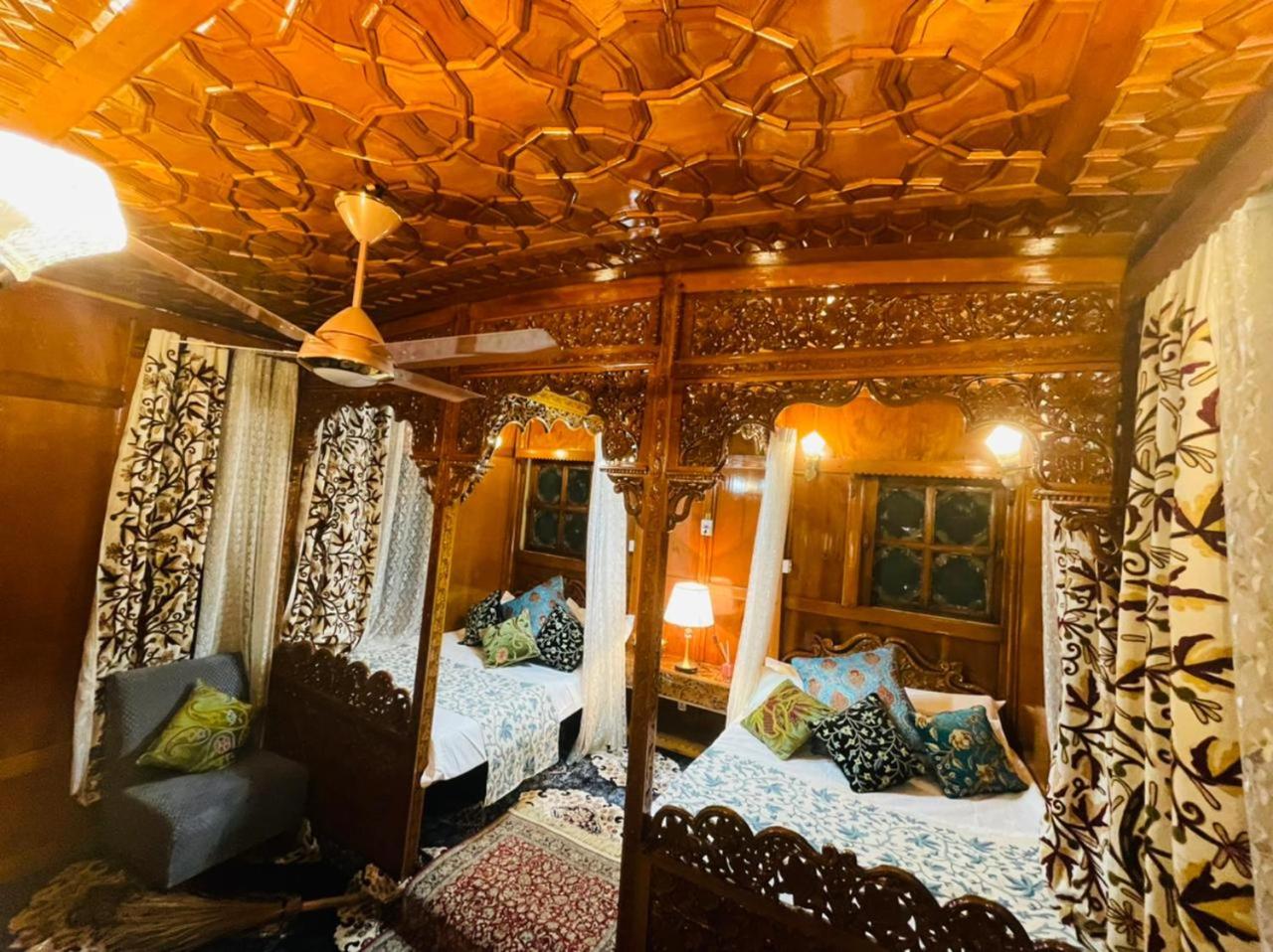 Heaven Breeze Group of Houseboats view 4