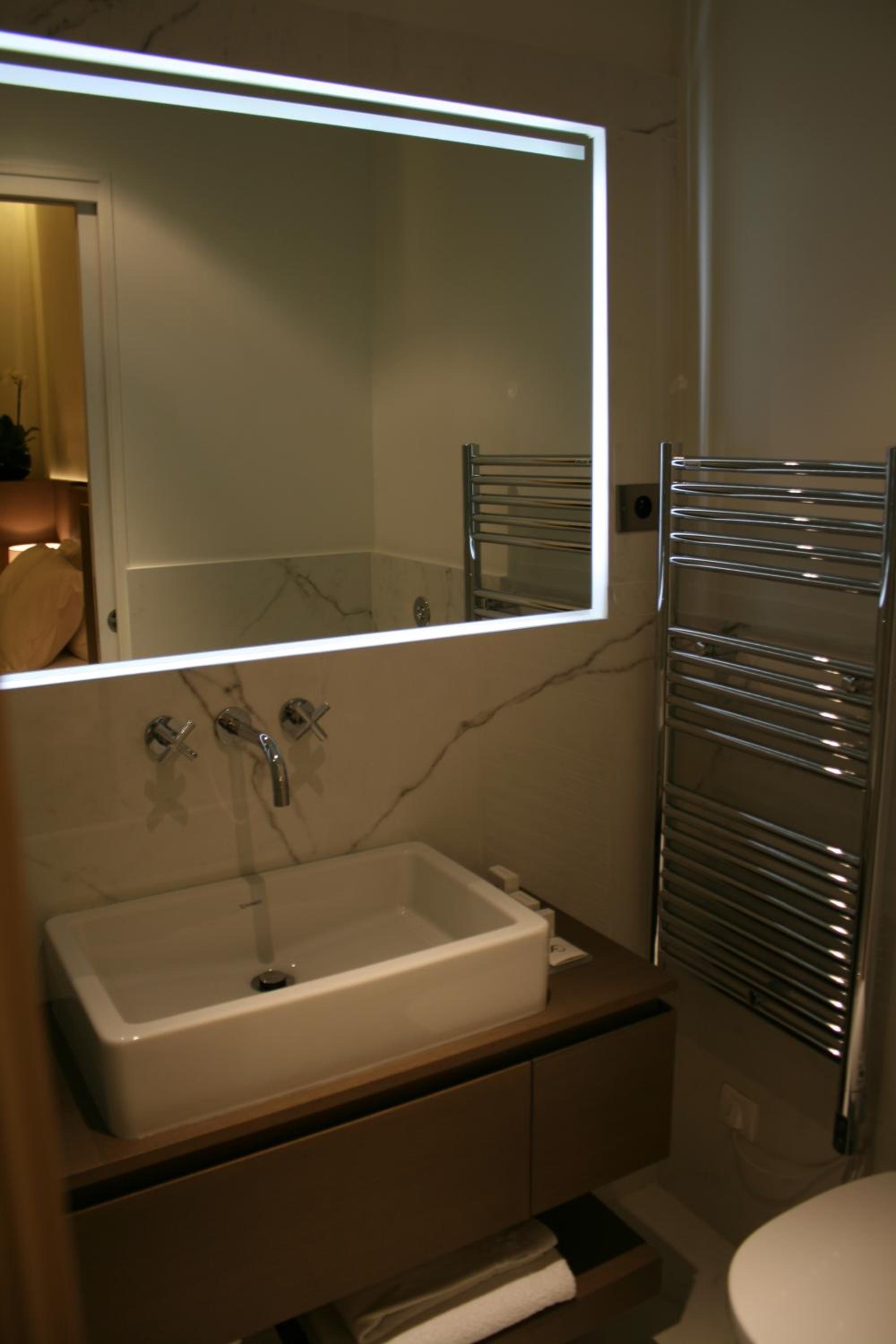 Cirque Deluxe Studio Apartment