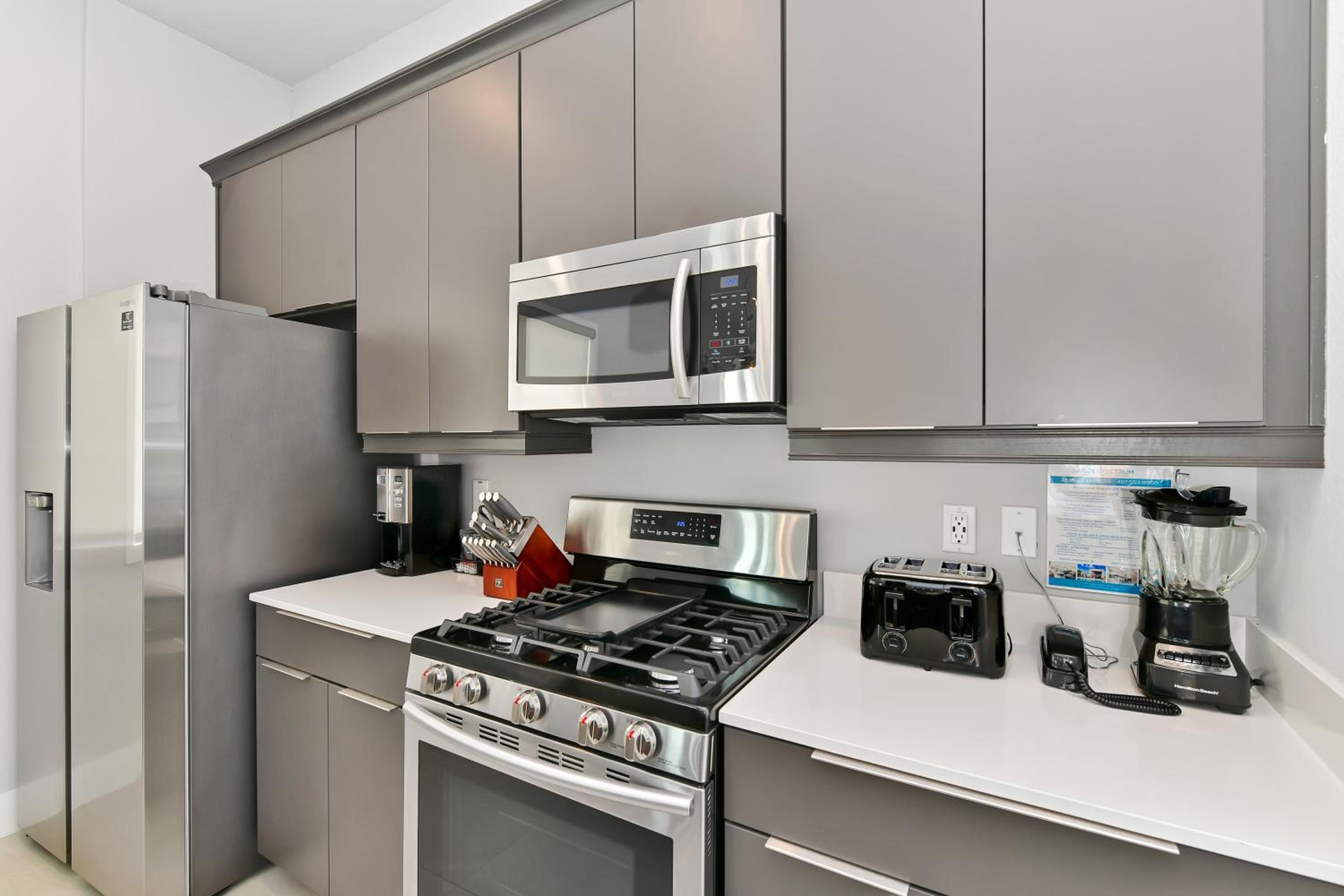 Stylish Condo near Disney w/ Hotel Amenities - 7740 - 52 - 105