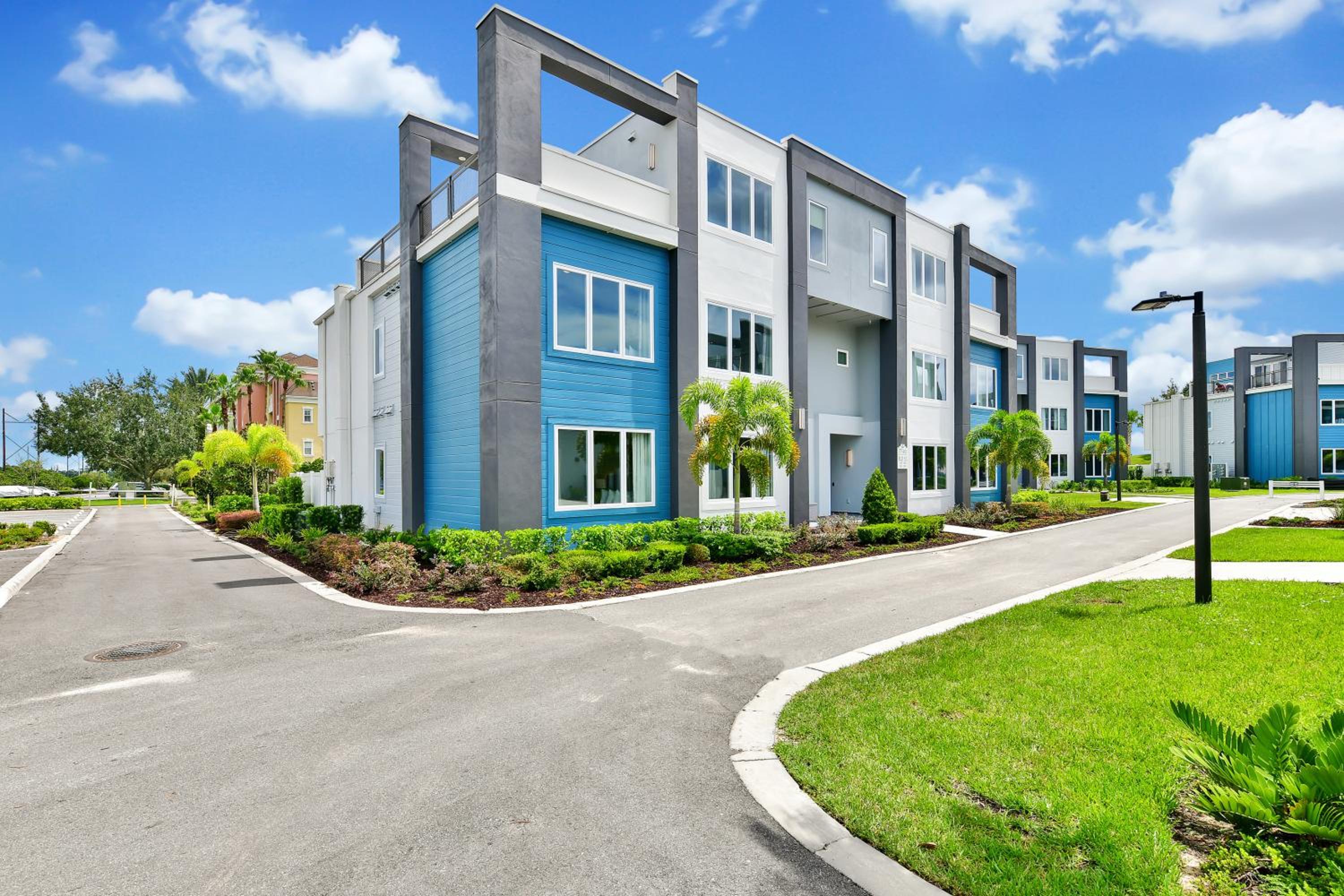 Stylish Condo near Disney w/ Hotel Amenities - 7740 - 52 - 105 view 2