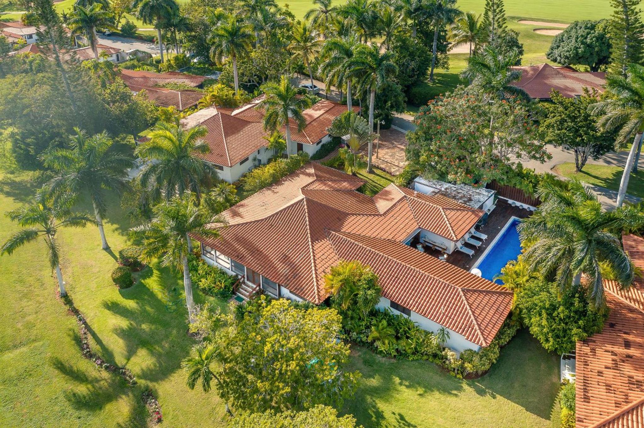 Cabin style villa at casa de campo w private pool and gorgeous landscape view 3