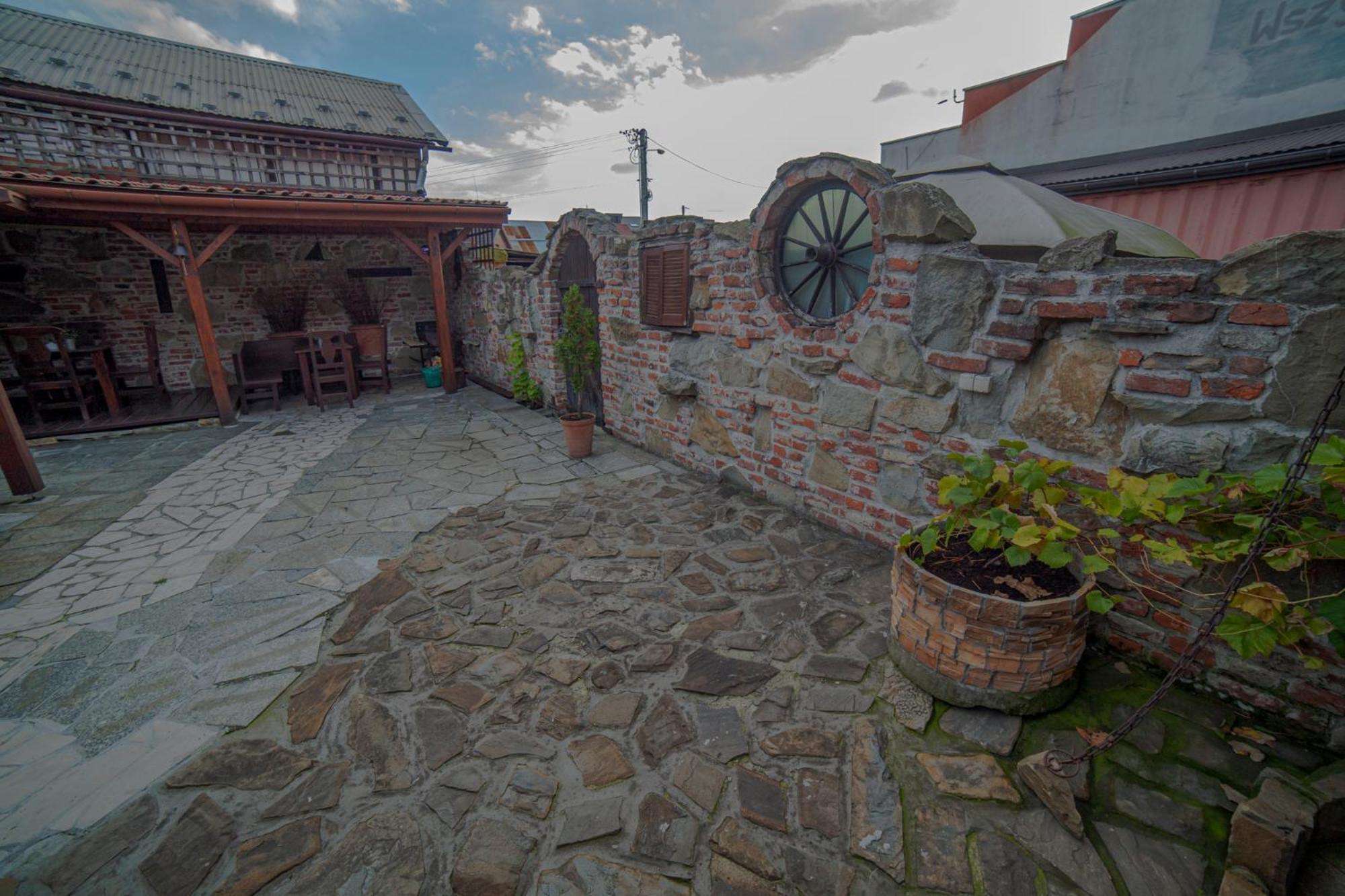 Apartamenty przy górskich rzekach