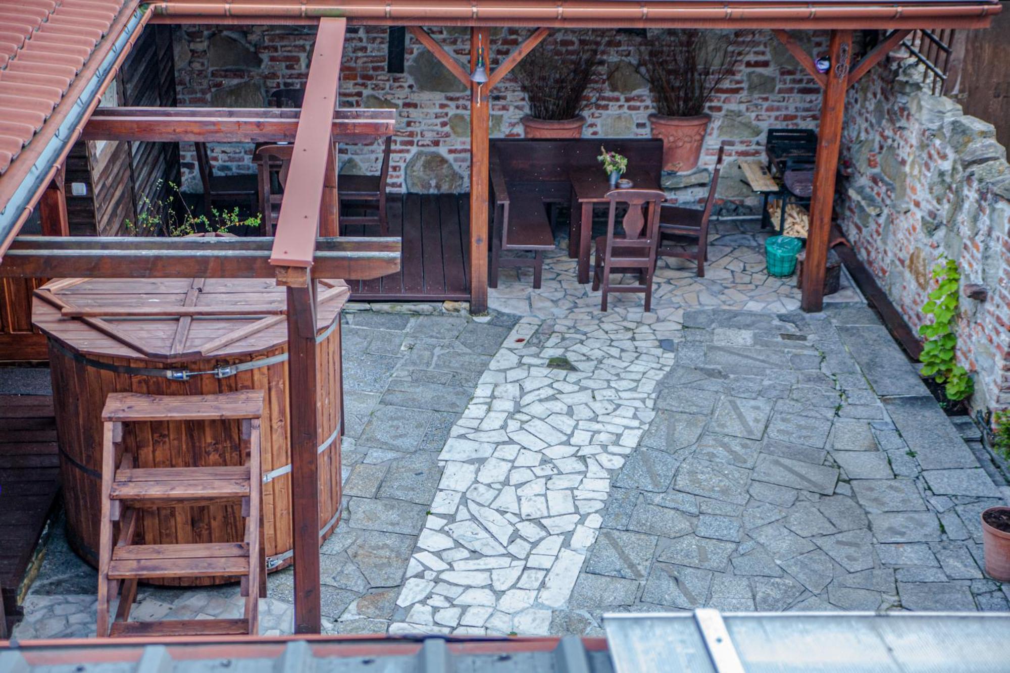 Apartamenty przy górskich rzekach