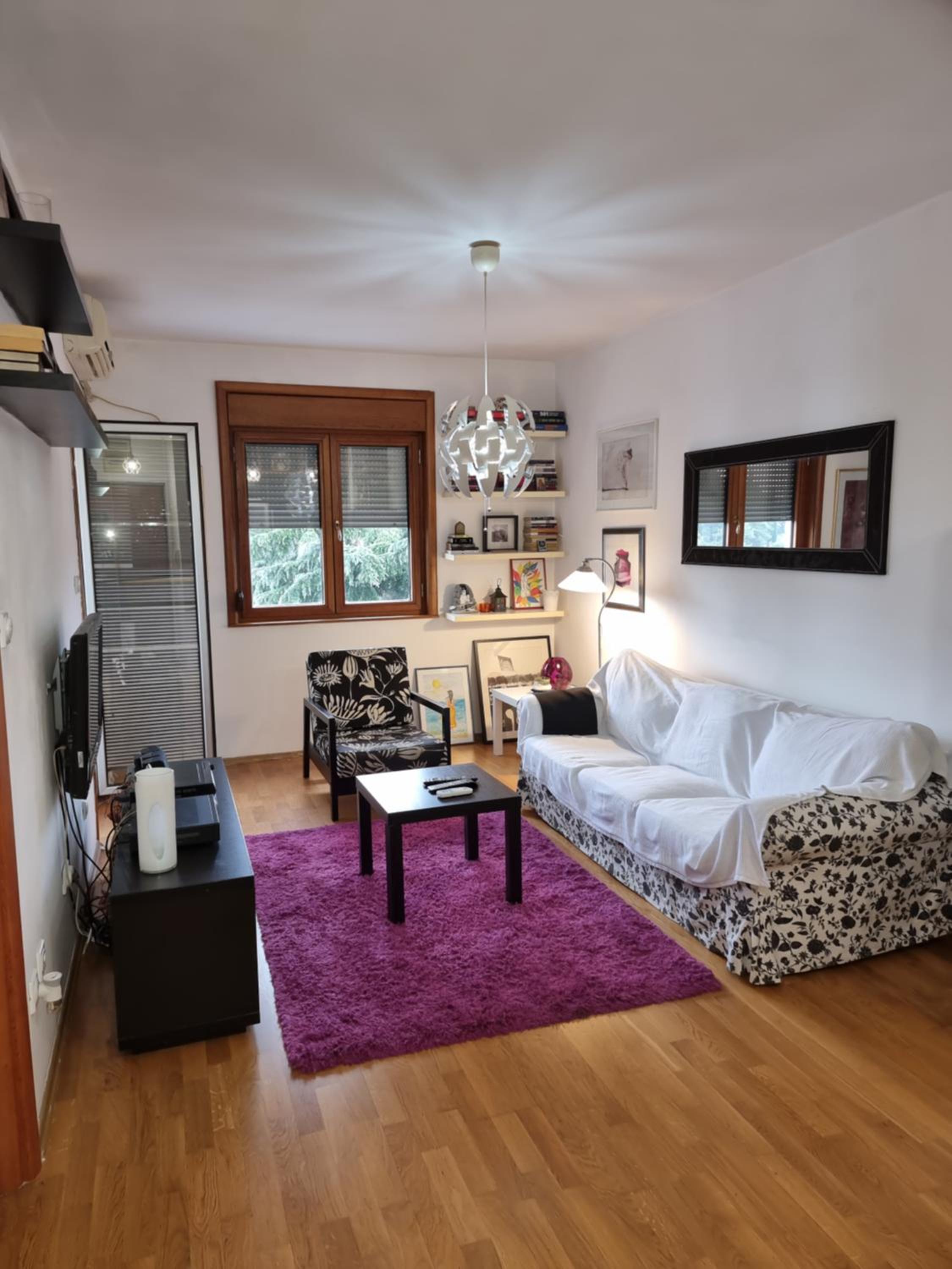 One bedroom Centre apartment photo 1